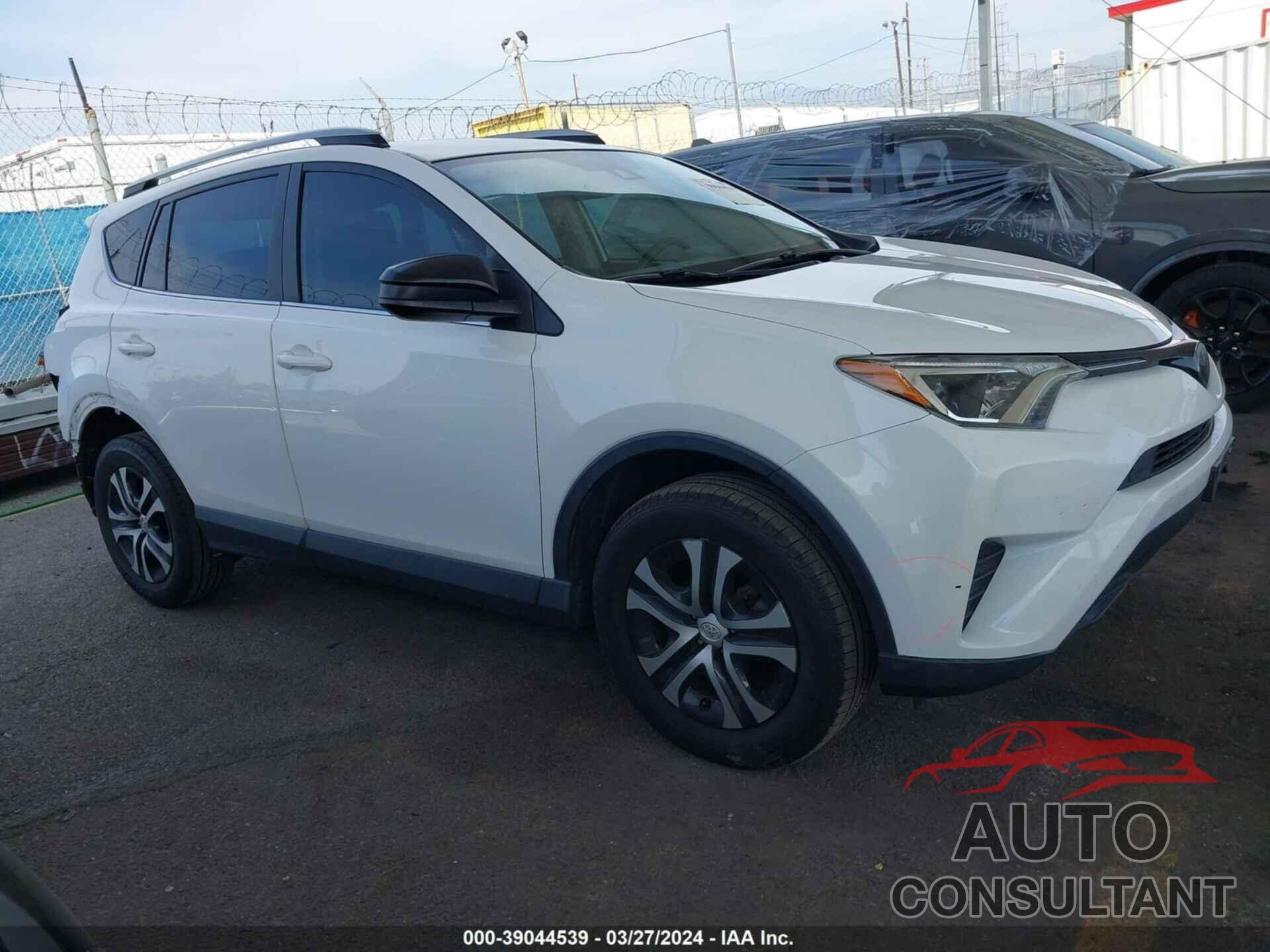 TOYOTA RAV4 2017 - JTMBFREV8HD205179