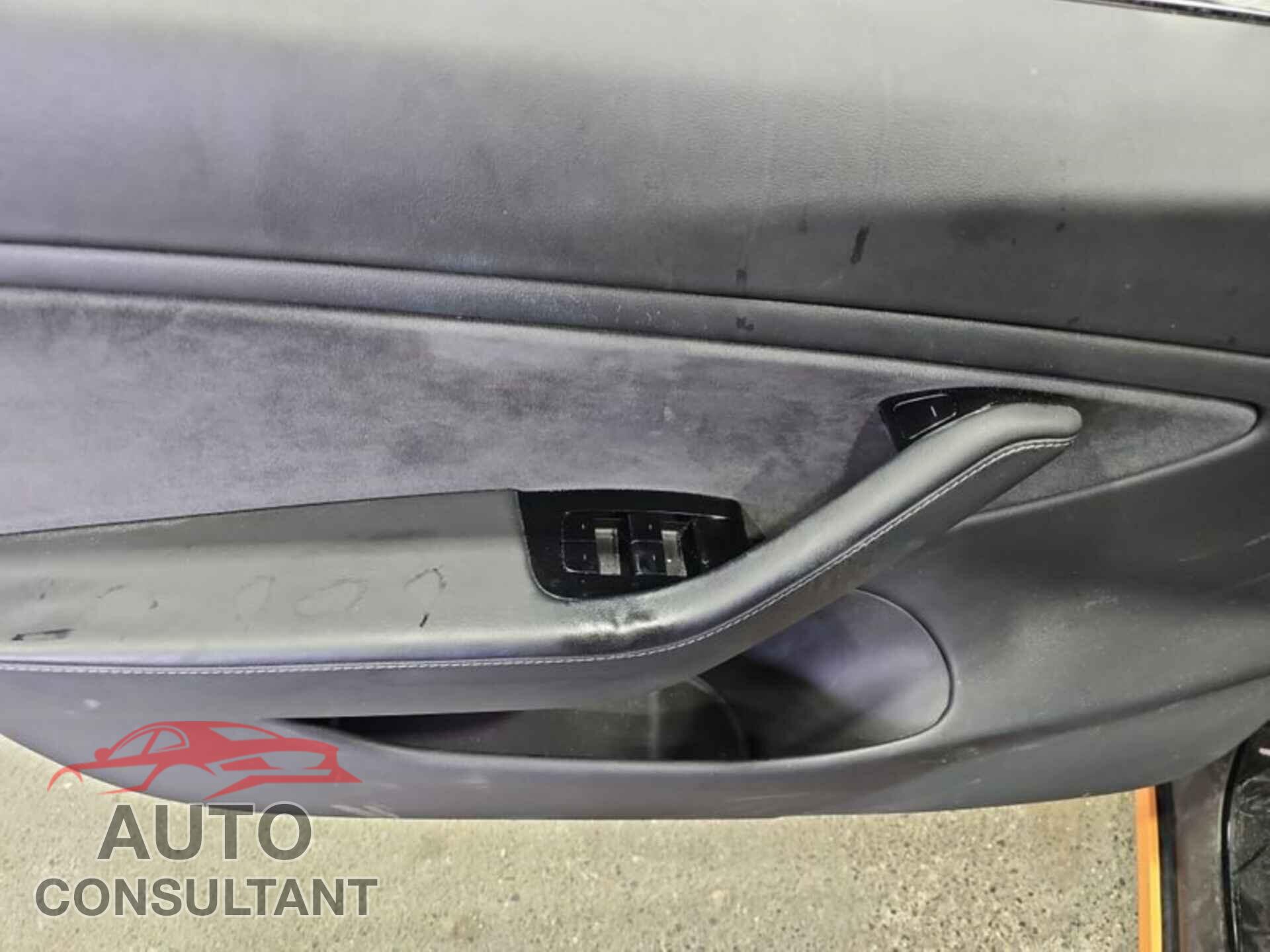 TESLA MODEL 3 2019 - 5YJ3E1EB2KF197191