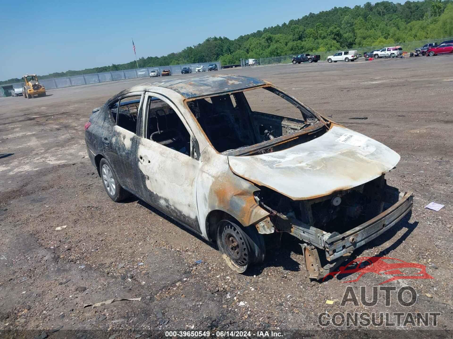 NISSAN VERSA 2017 - 3N1CN7AP0HL824651