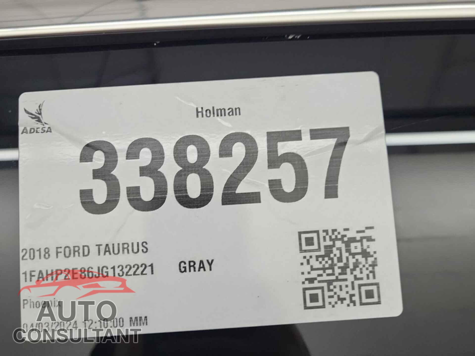 FORD TAURUS 2018 - 1FAHP2E86JG132221