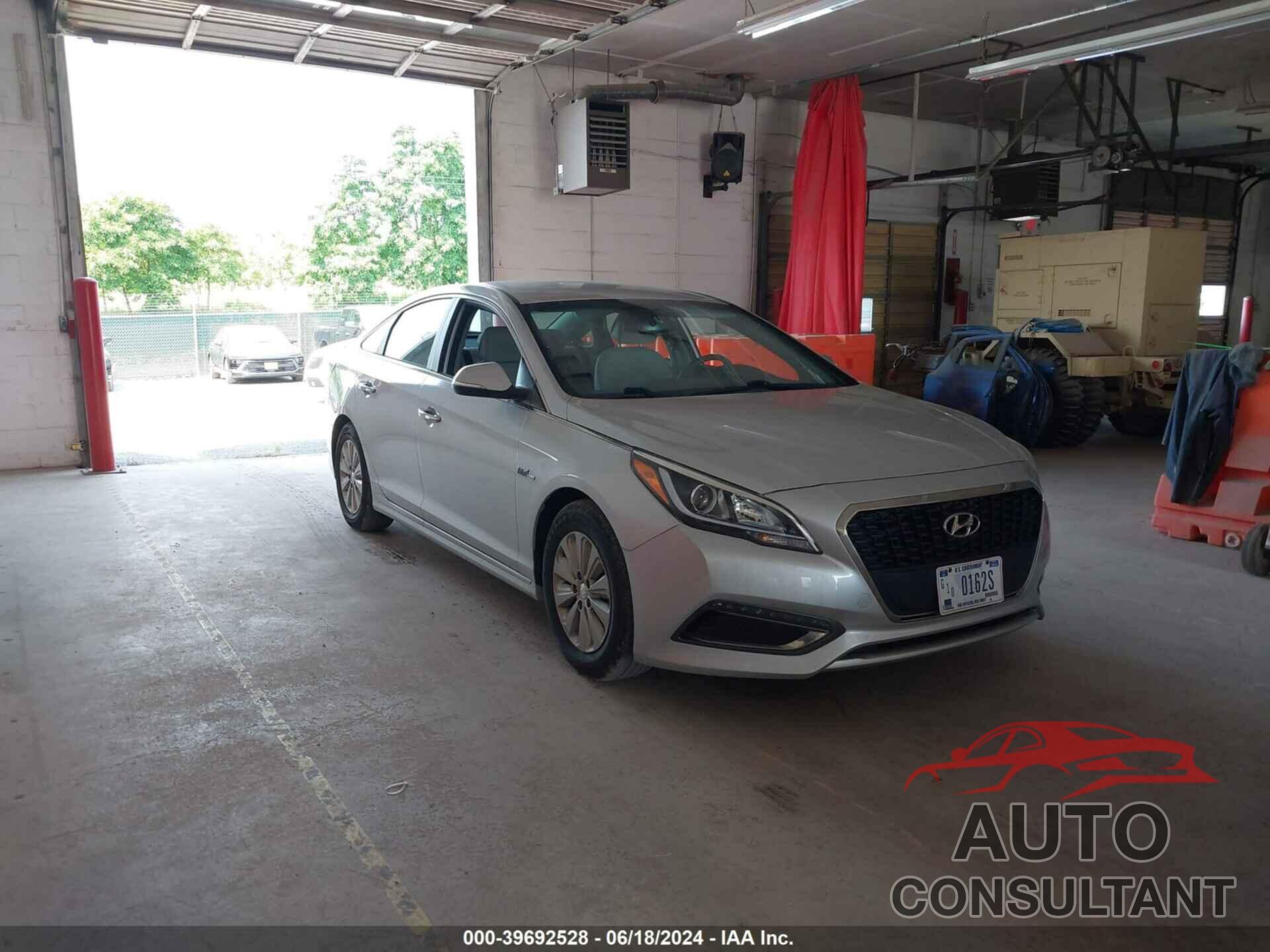 HYUNDAI SONATA HYBRID 2016 - KMHE24L11GA036842