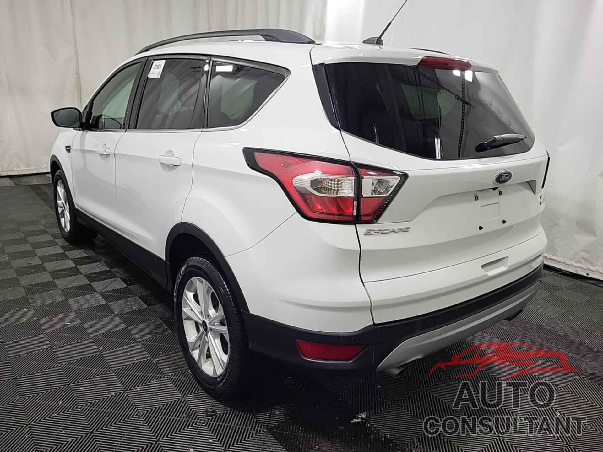 FORD ESCAPE 2017 - 1FMCU9GD6HUE76803