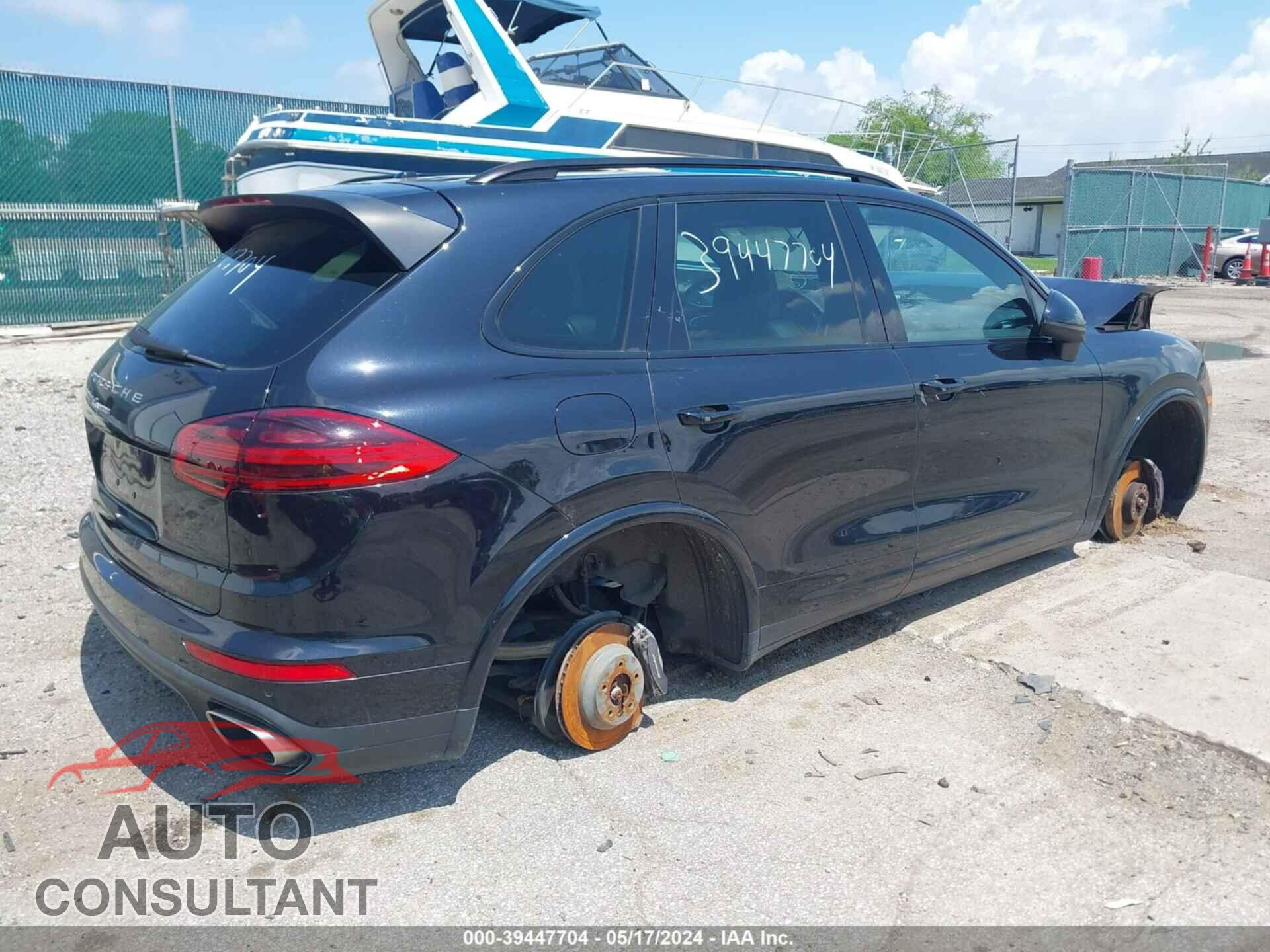 PORSCHE CAYENNE 2017 - WP1AA2A29HKA89014