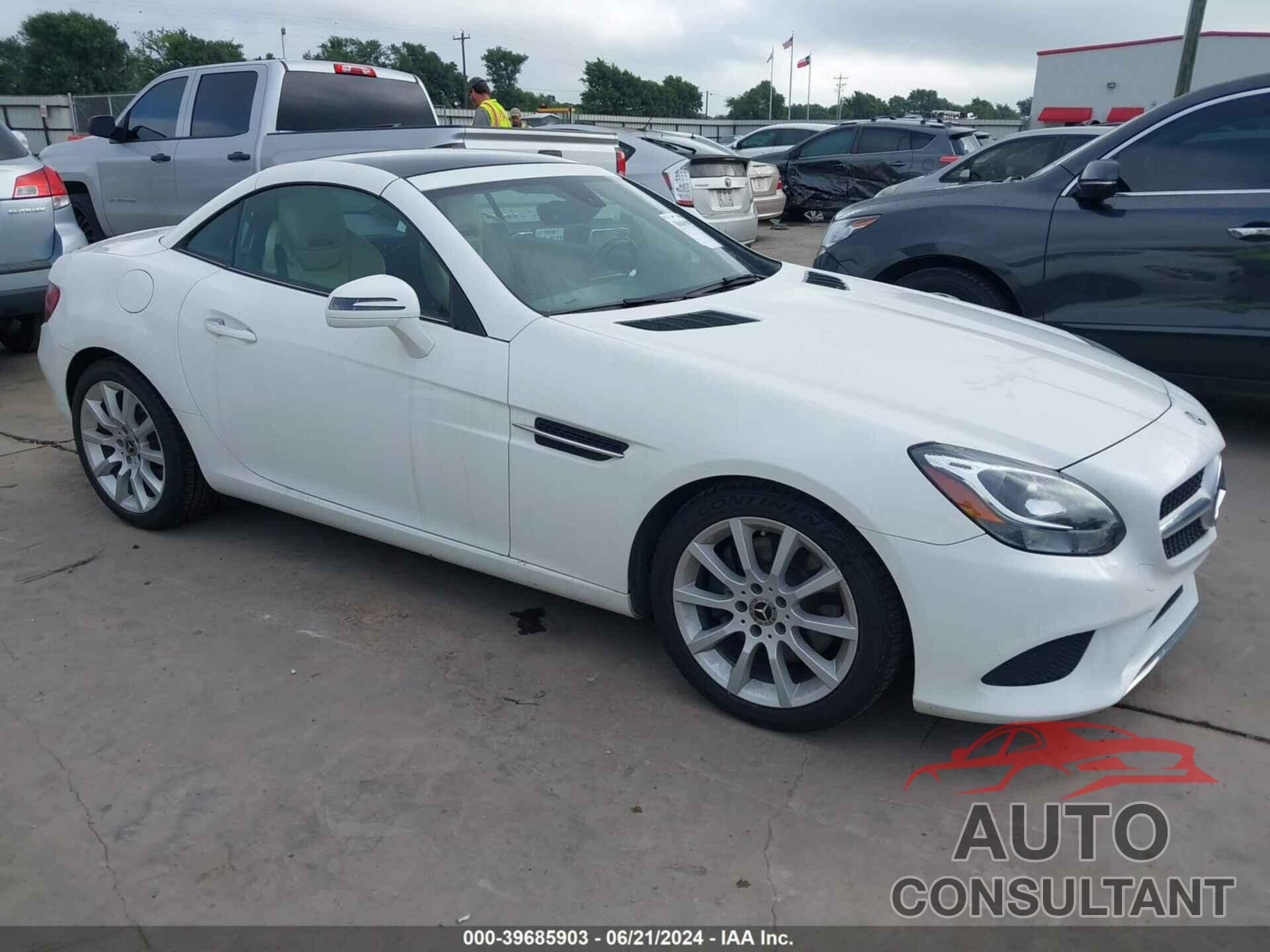MERCEDES-BENZ SLC 300 2018 - WDDPK3JA1JF155520