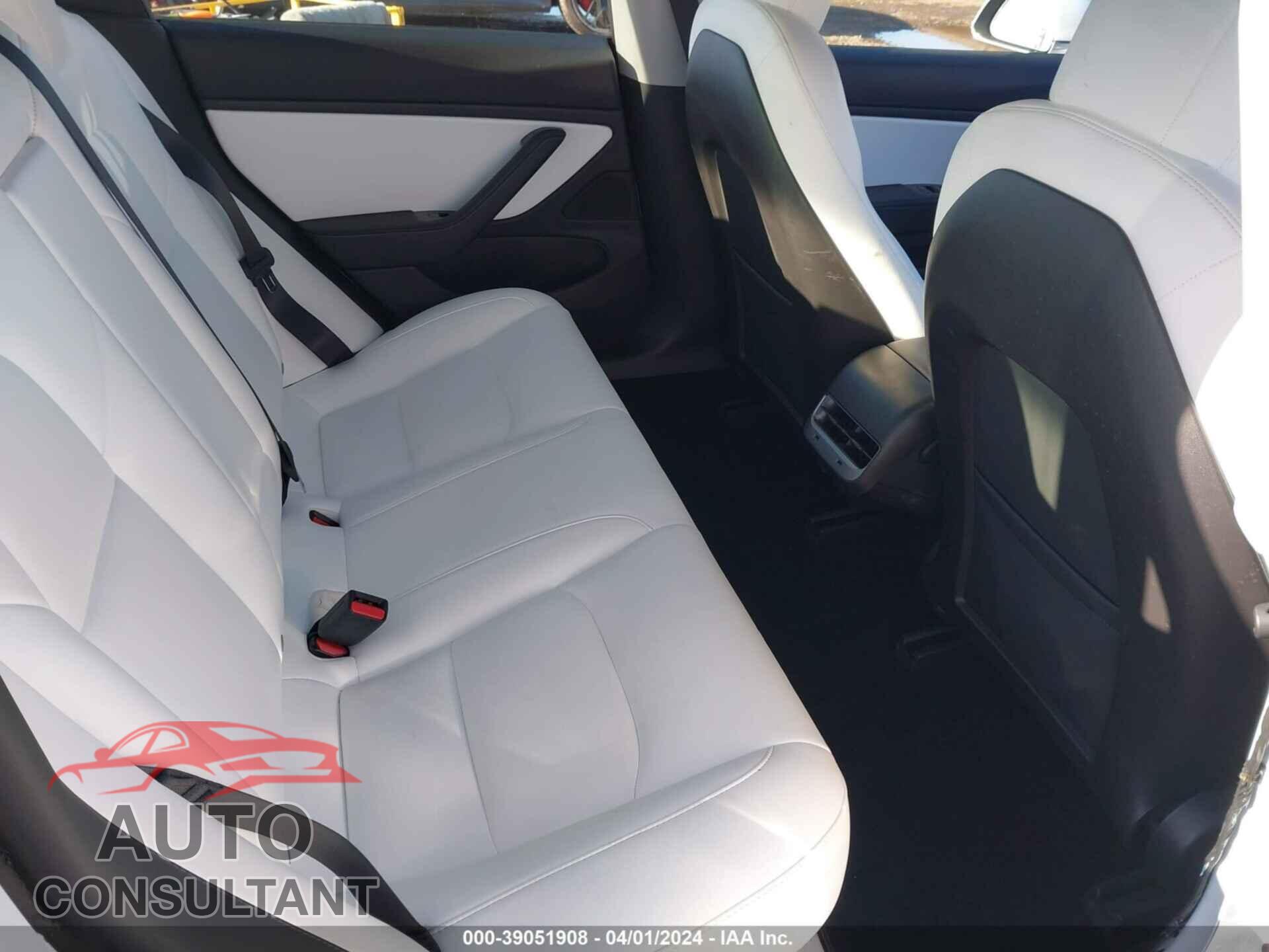 TESLA MODEL 3 2019 - 5YJ3E1EBXKF469521