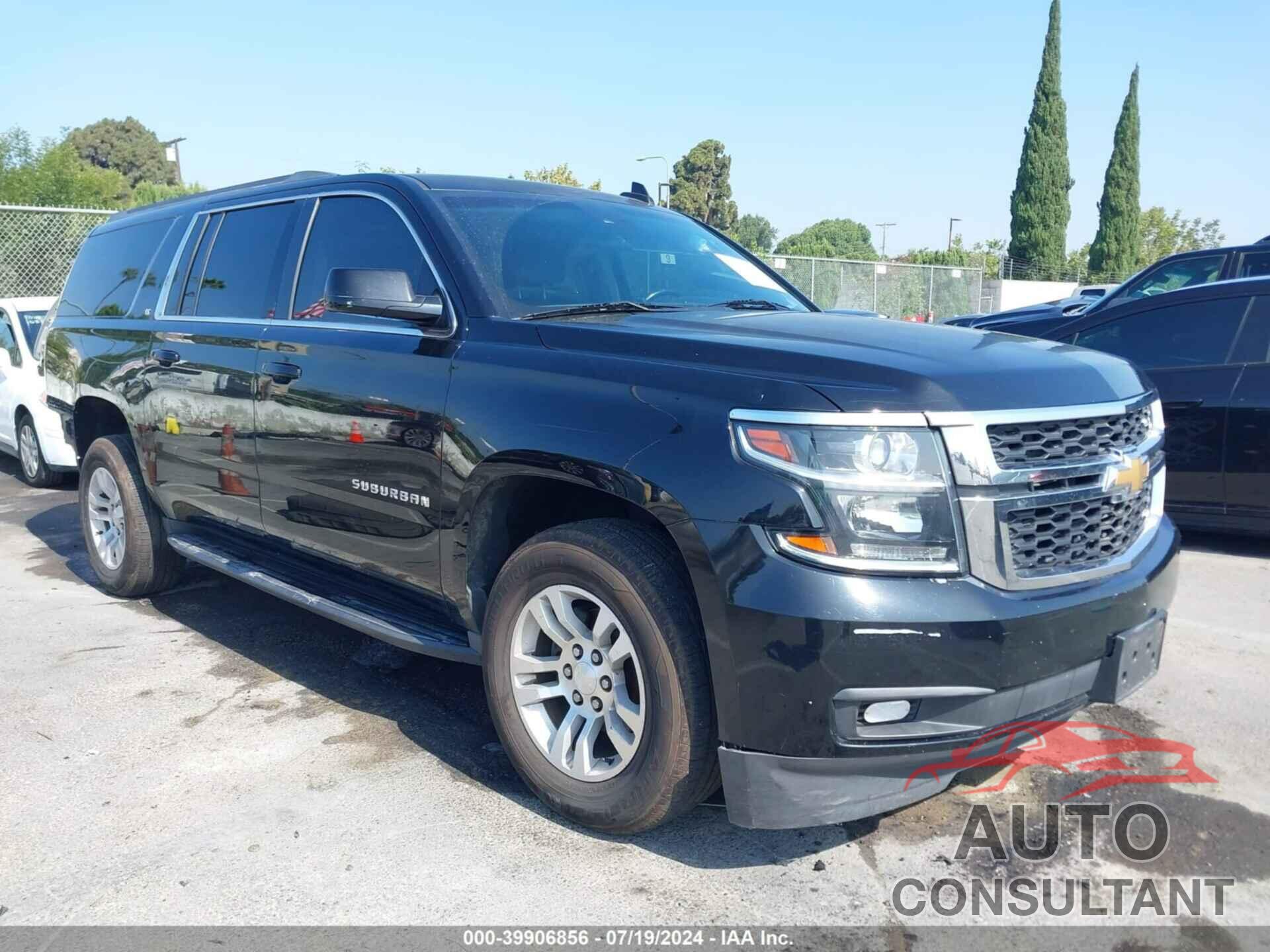 CHEVROLET SUBURBAN 2017 - 1GNSCHKC1HR215858