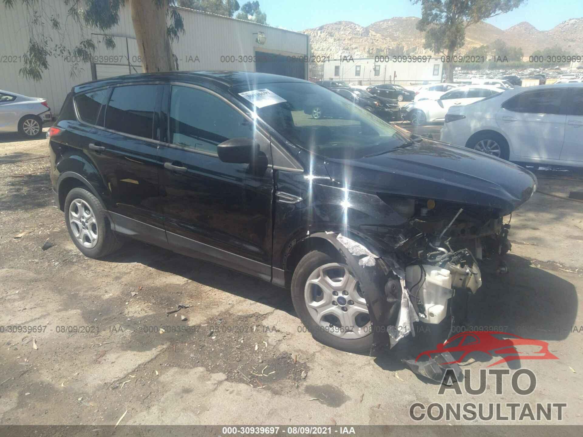 FORD ESCAPE 2017 - 1FMCU0F71HUA82469
