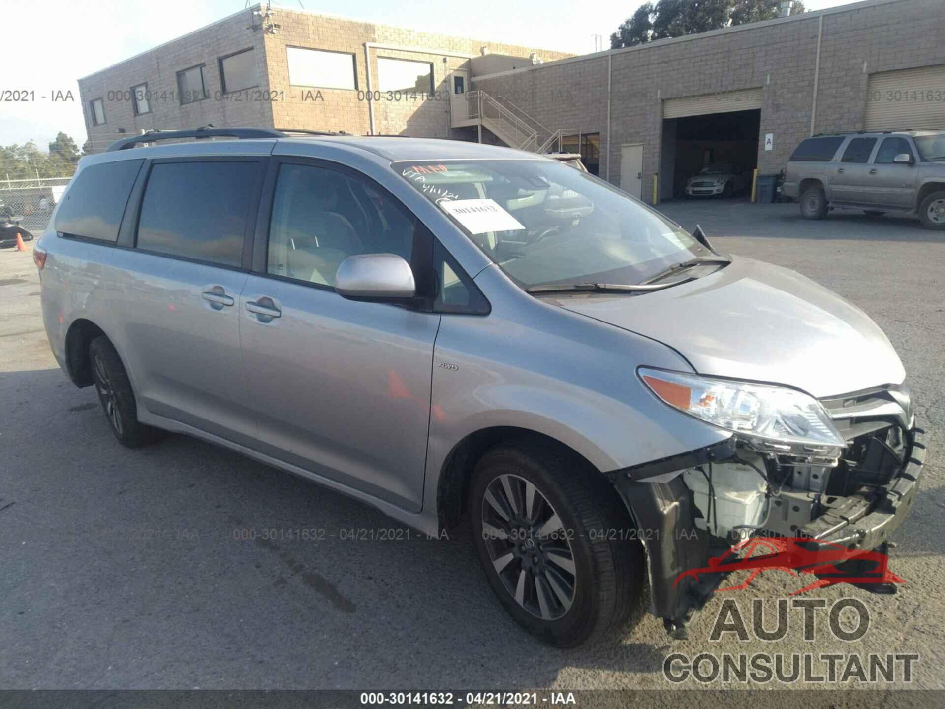 TOYOTA SIENNA 2018 - 5TDJZ3DC5JS208342