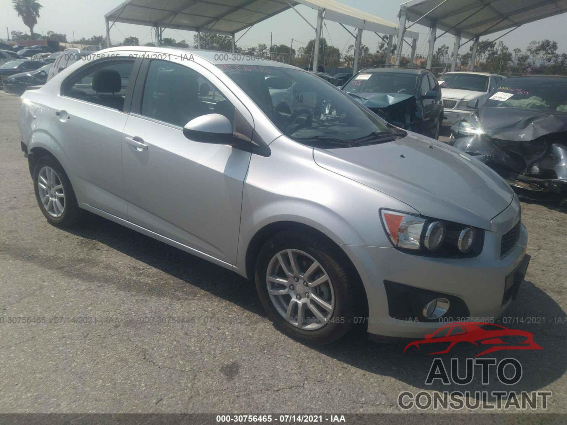 CHEVROLET SONIC 2016 - 1G1JC5SG7G4176106