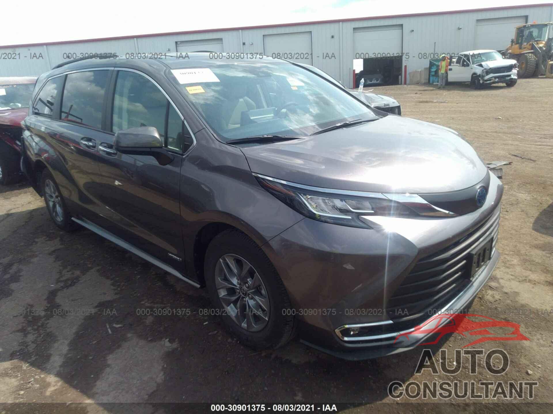 TOYOTA SIENNA 2021 - 5TDJRKEC8MS017561