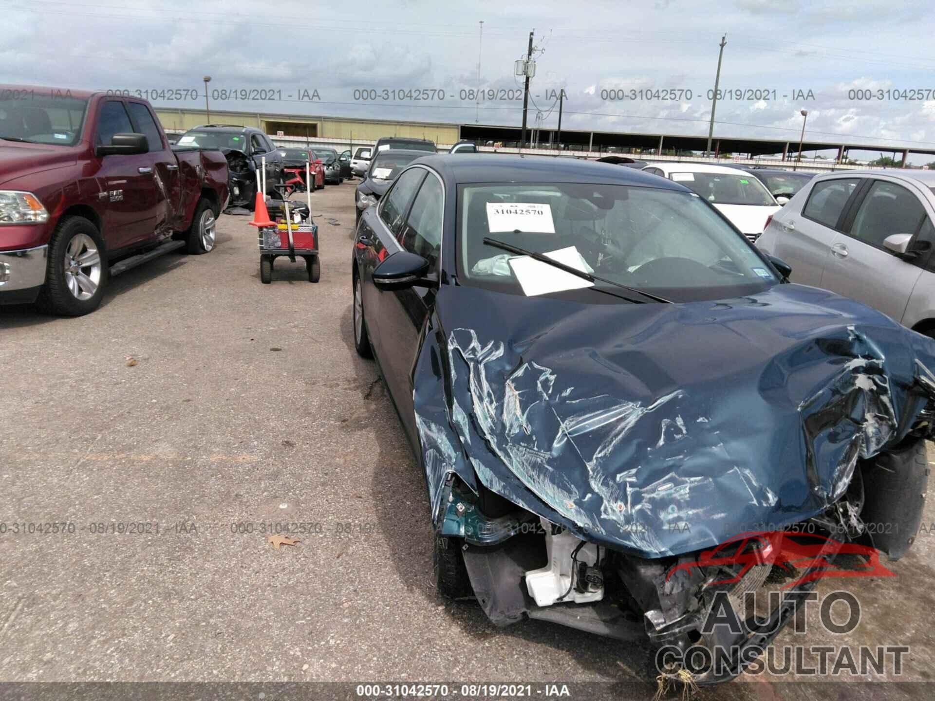 VOLKSWAGEN PASSAT 2020 - 1VWSA7A37LC008359