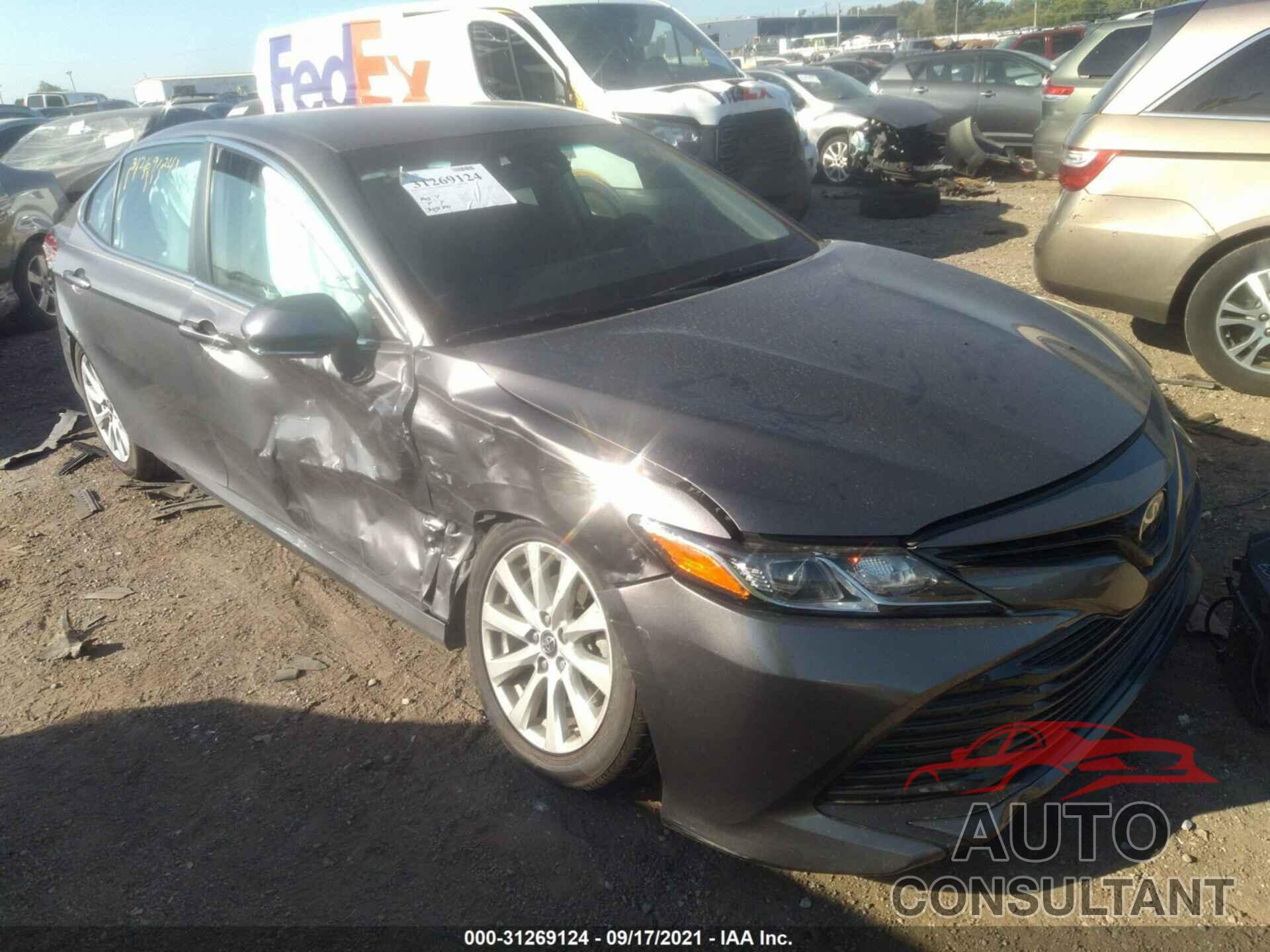 TOYOTA CAMRY 2018 - 4T1B11HK8JU035294