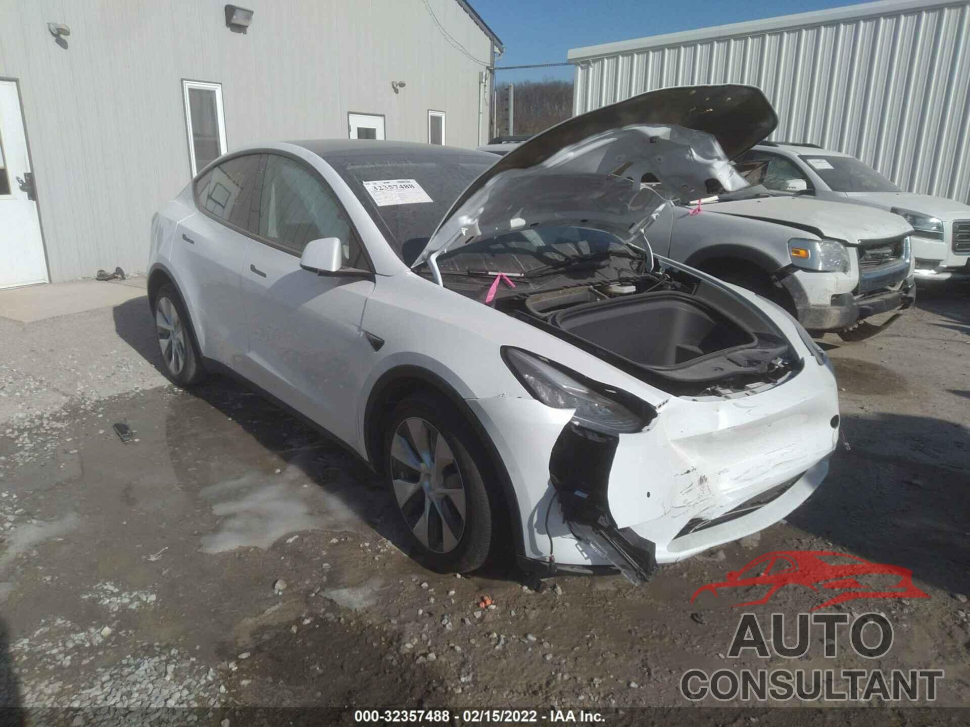 TESLA MODEL Y 2021 - 5YJYGDEE4MF204933