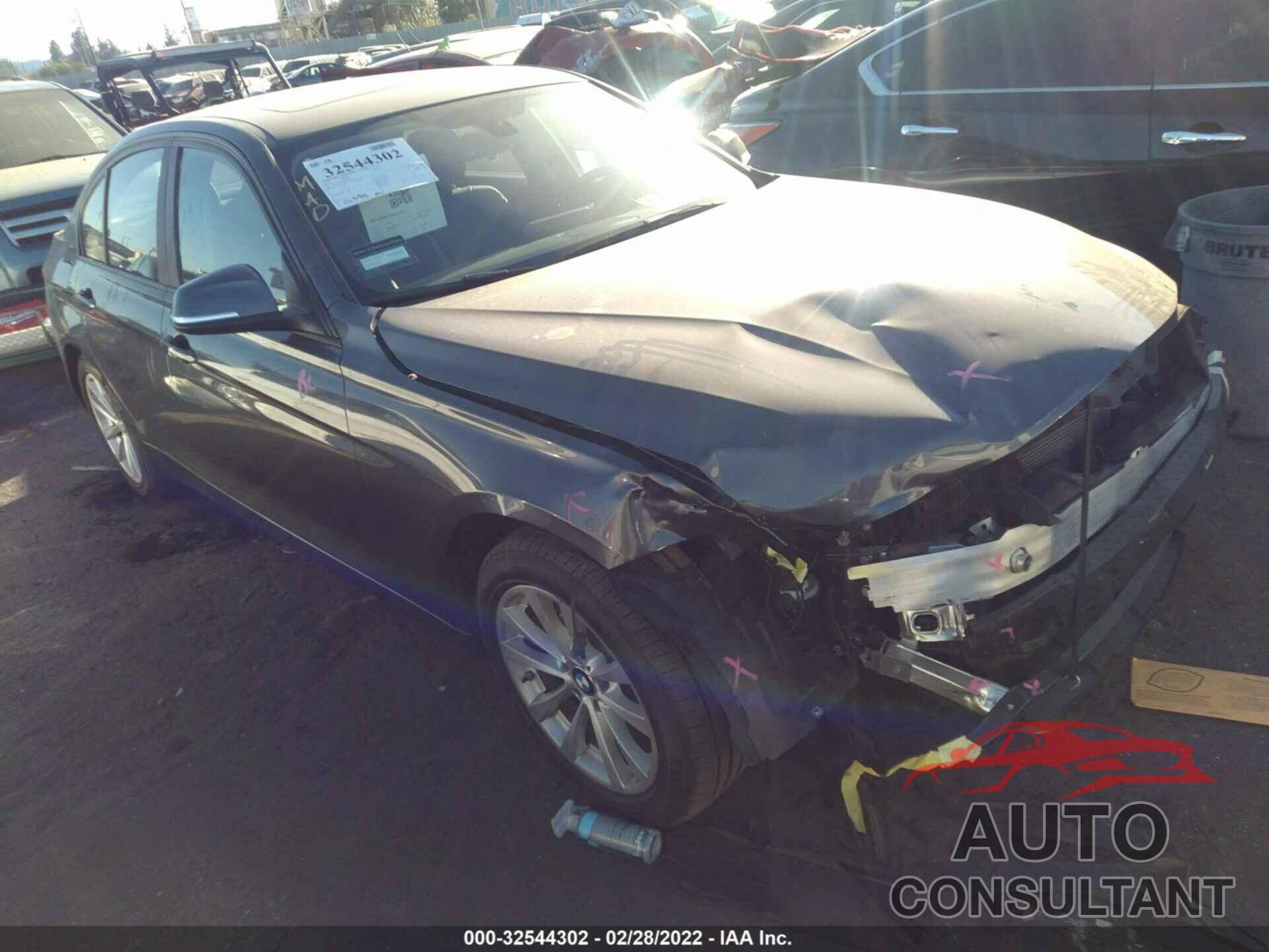 BMW 3 SERIES 2018 - WBA8A9C51JAH14419