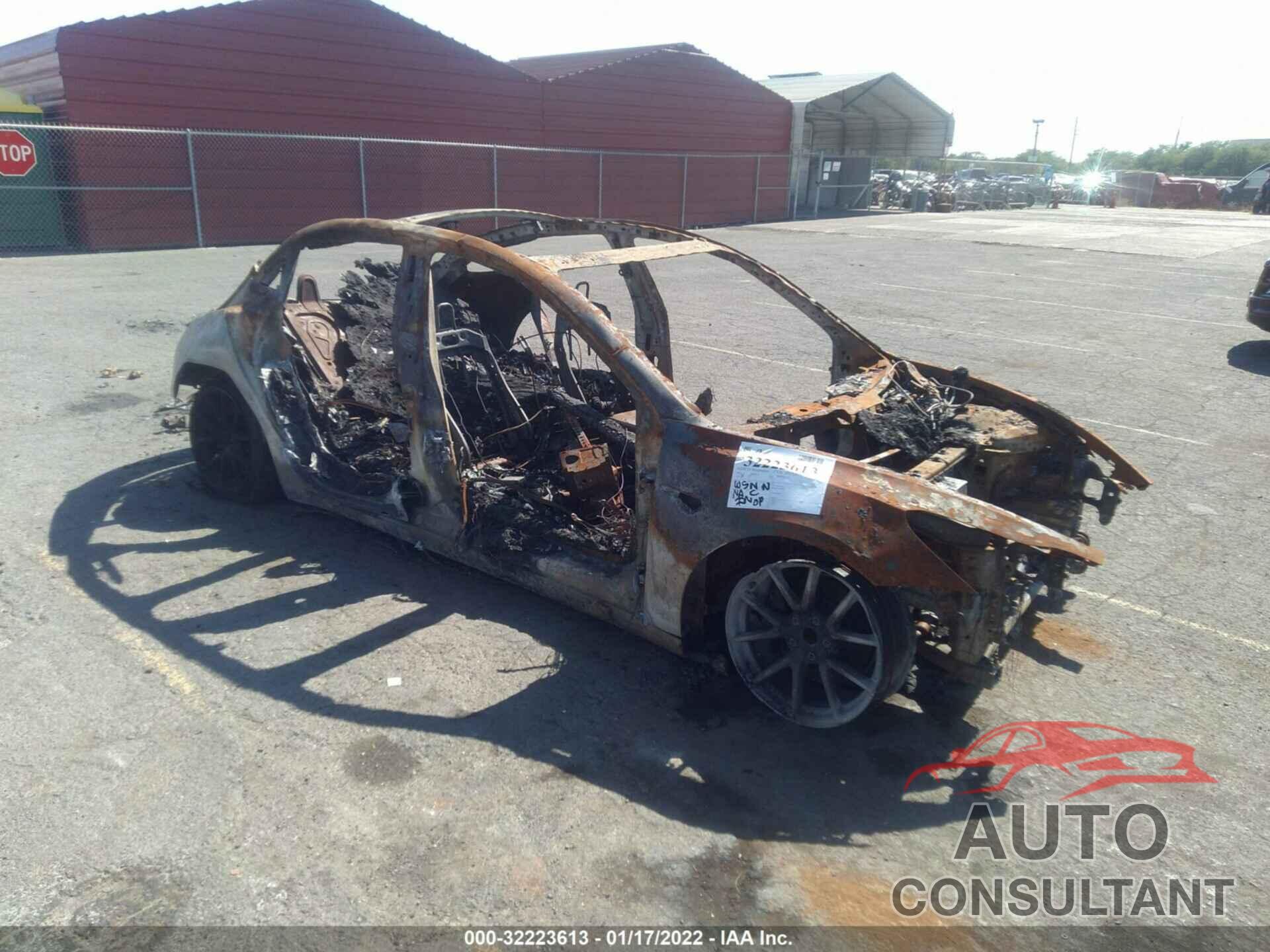 TESLA MODEL 3 2021 - 5YJ3E1EA5MF092297