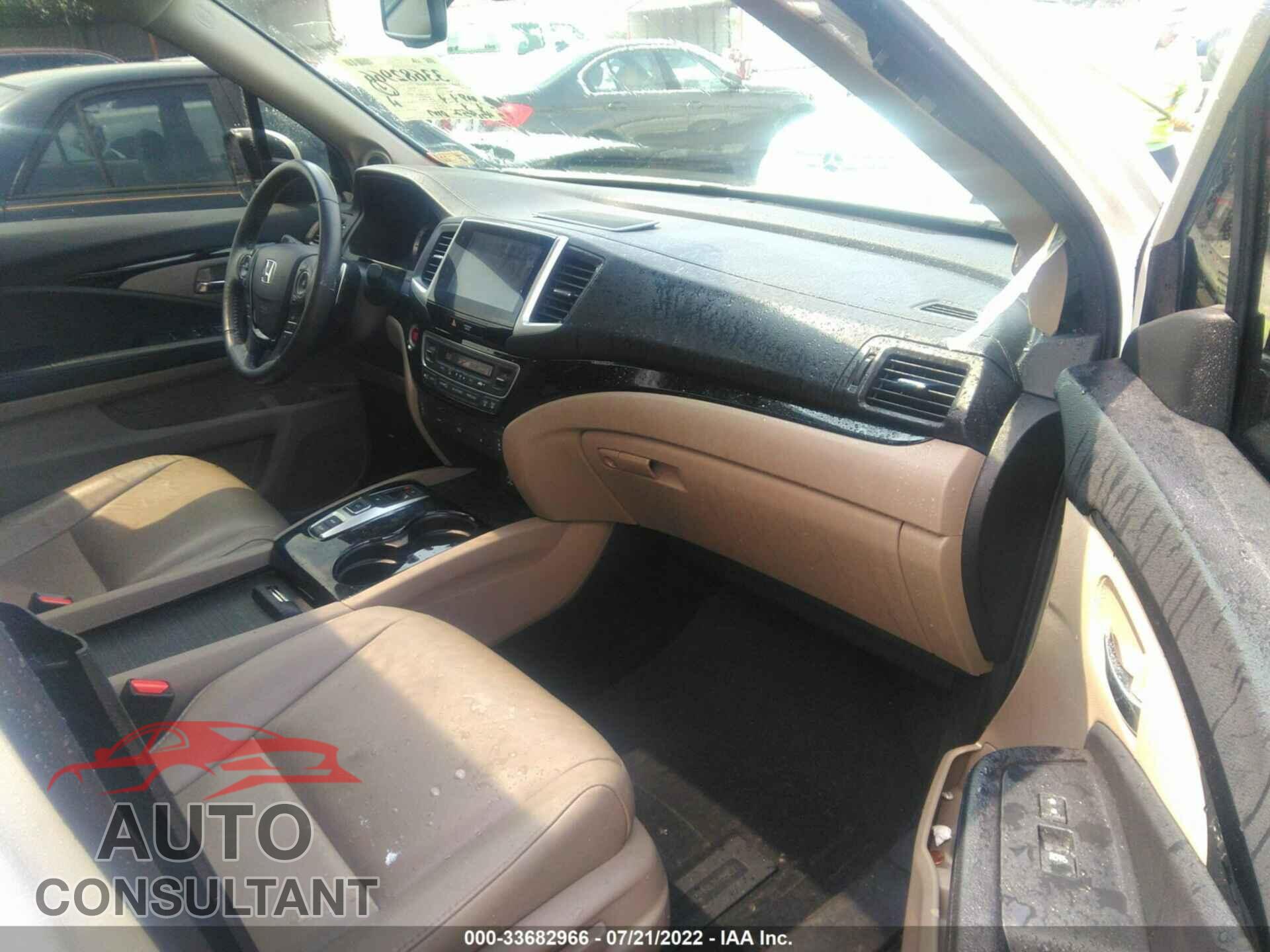 HONDA PILOT 2017 - 5FNYF5H96HB014211