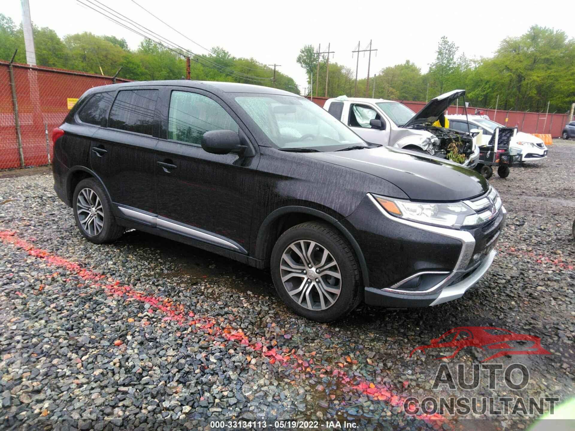 MITSUBISHI OUTLANDER 2018 - JA4AD2A36JZ051975