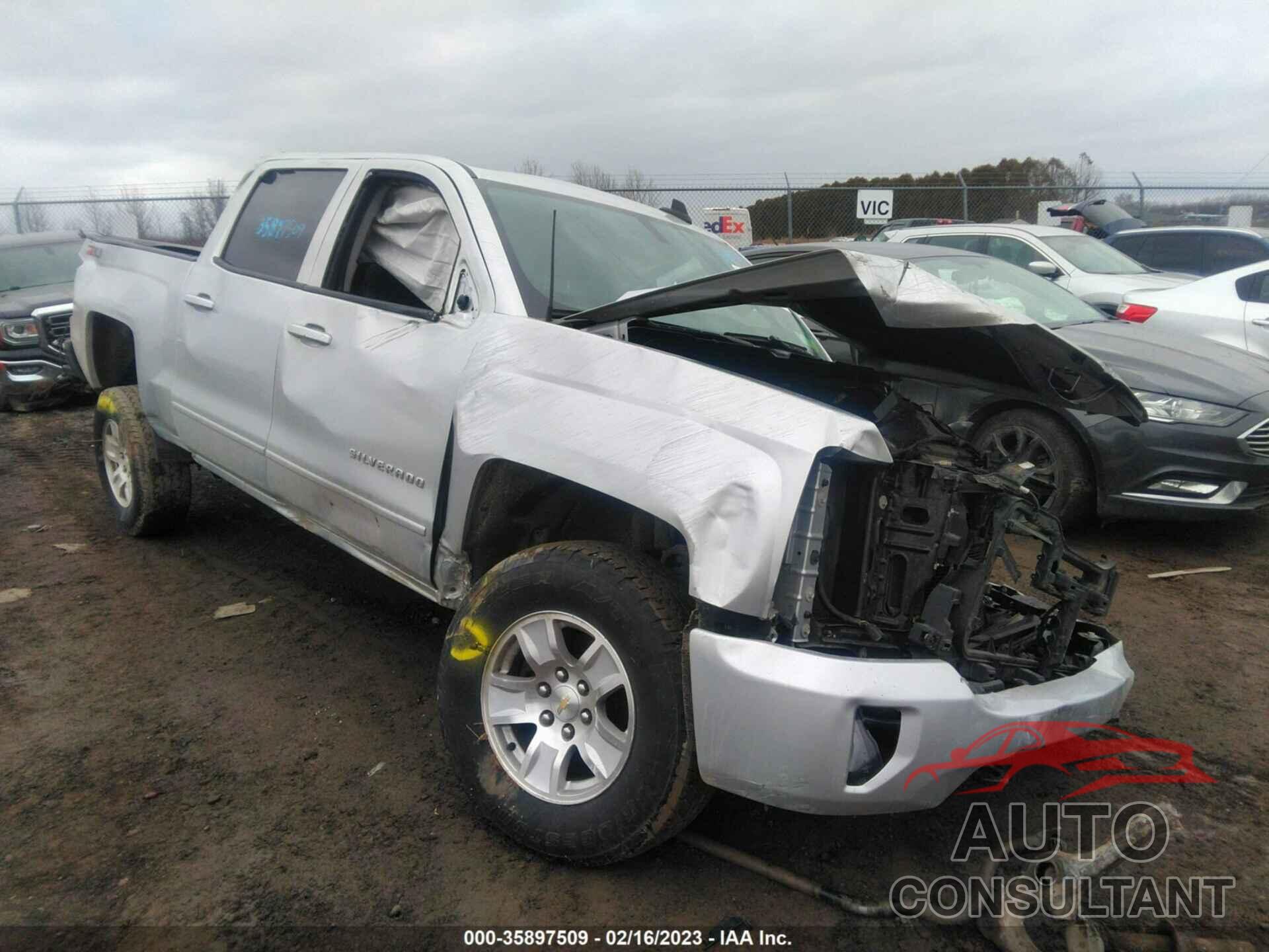 CHEVROLET SILVERADO 1500 2018 - 3GCUKREC7JG259620