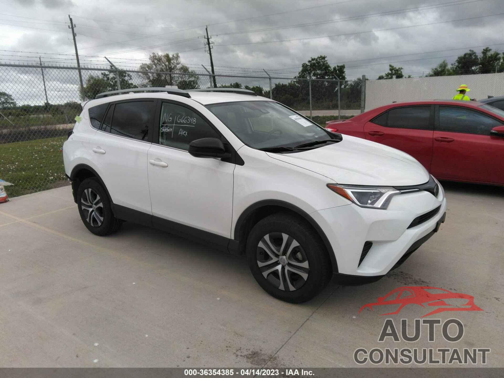 TOYOTA RAV4 2017 - JTMZFREV0HJ706082