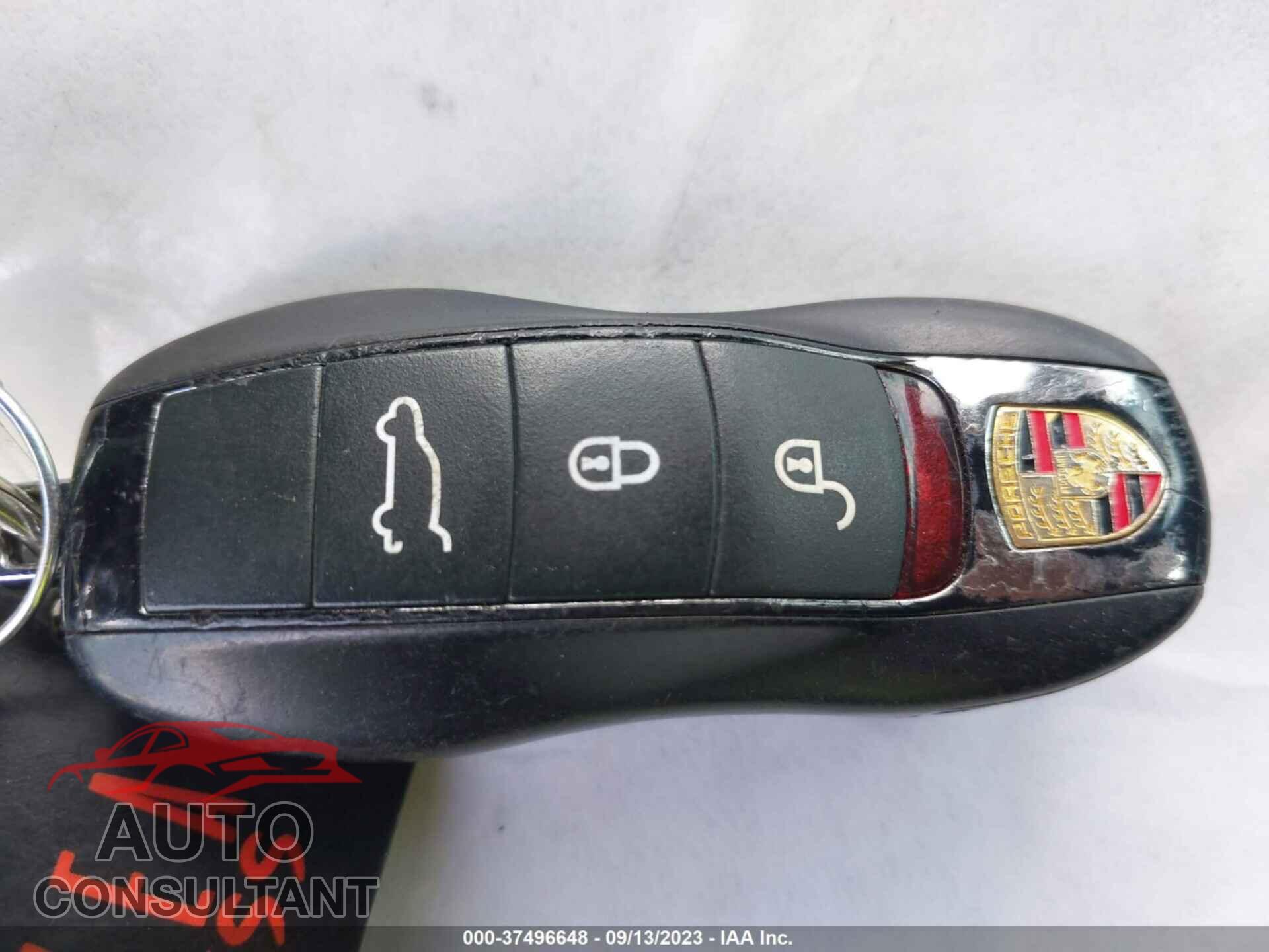PORSCHE CAYENNE 2018 - WP1AA2A26JKA02384