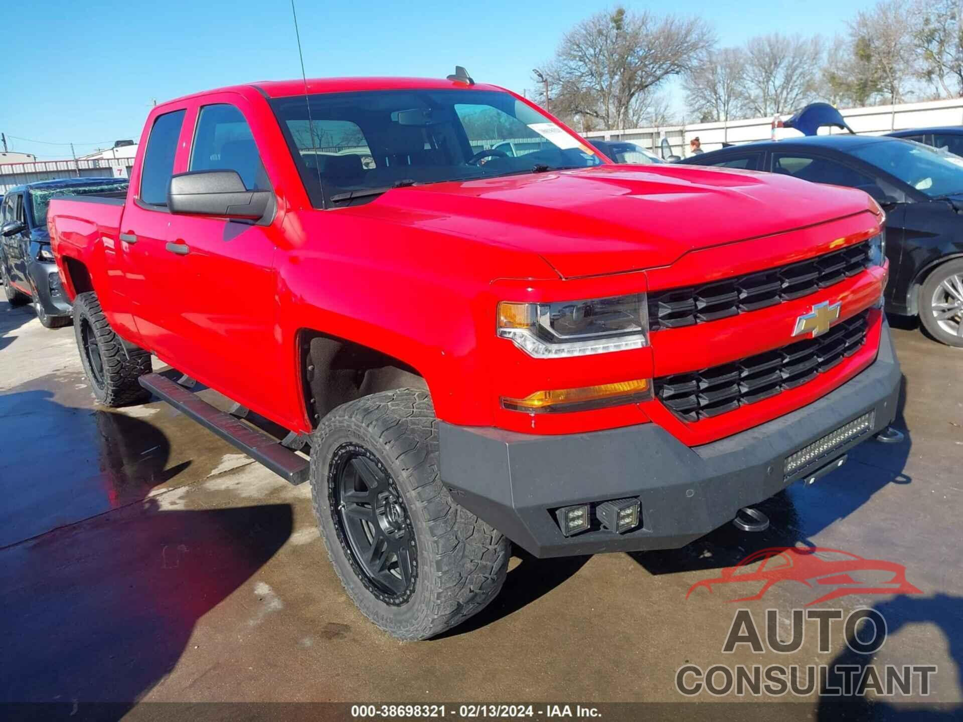 CHEVROLET SILVERADO 1500 2018 - 1GCRCPEC8JZ353500