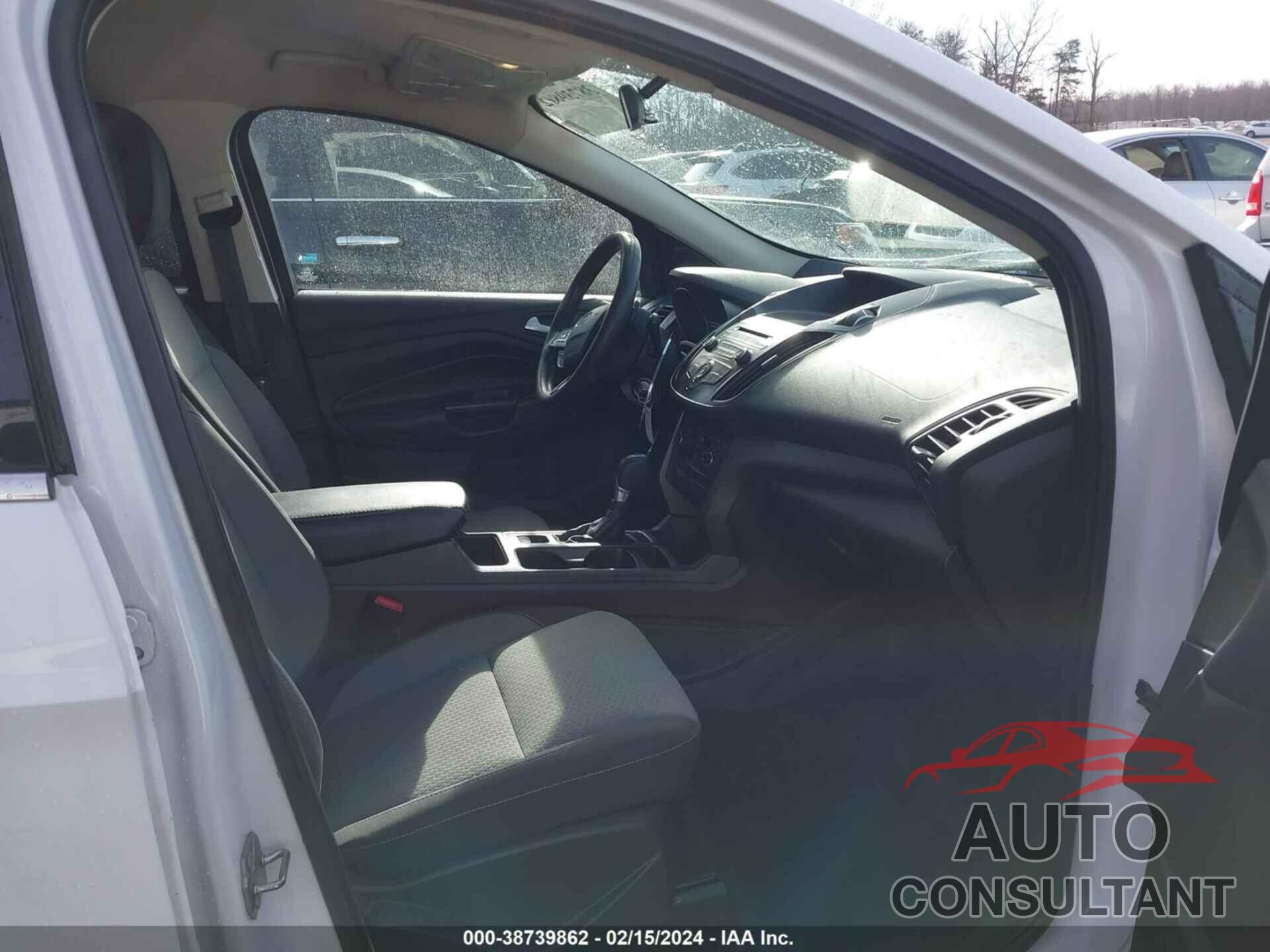 FORD ESCAPE 2017 - 1FMCU9GD0HUA36527