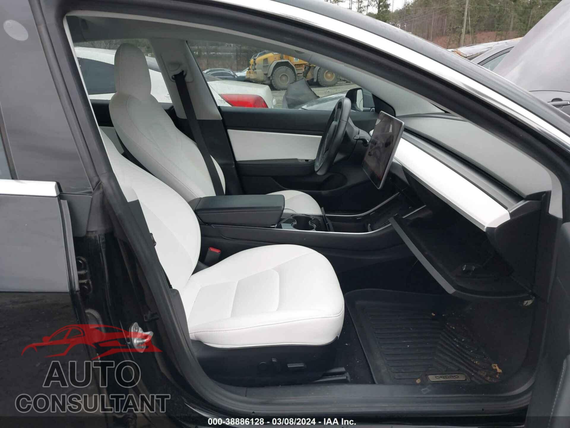 TESLA MODEL 3 2018 - 5YJ3E1EA1JF155178
