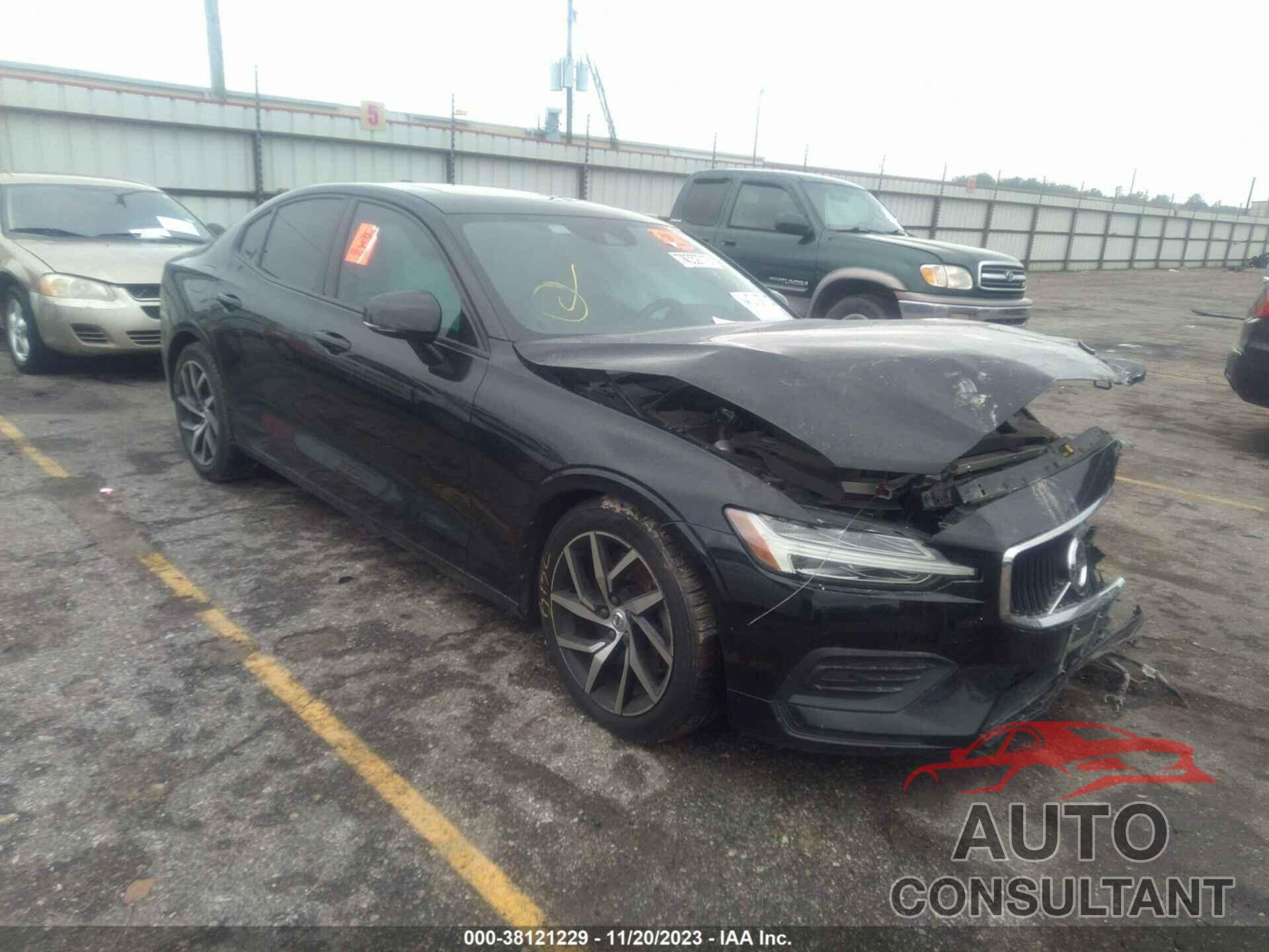 VOLVO S60 2019 - 7JRA22TK8KG017650