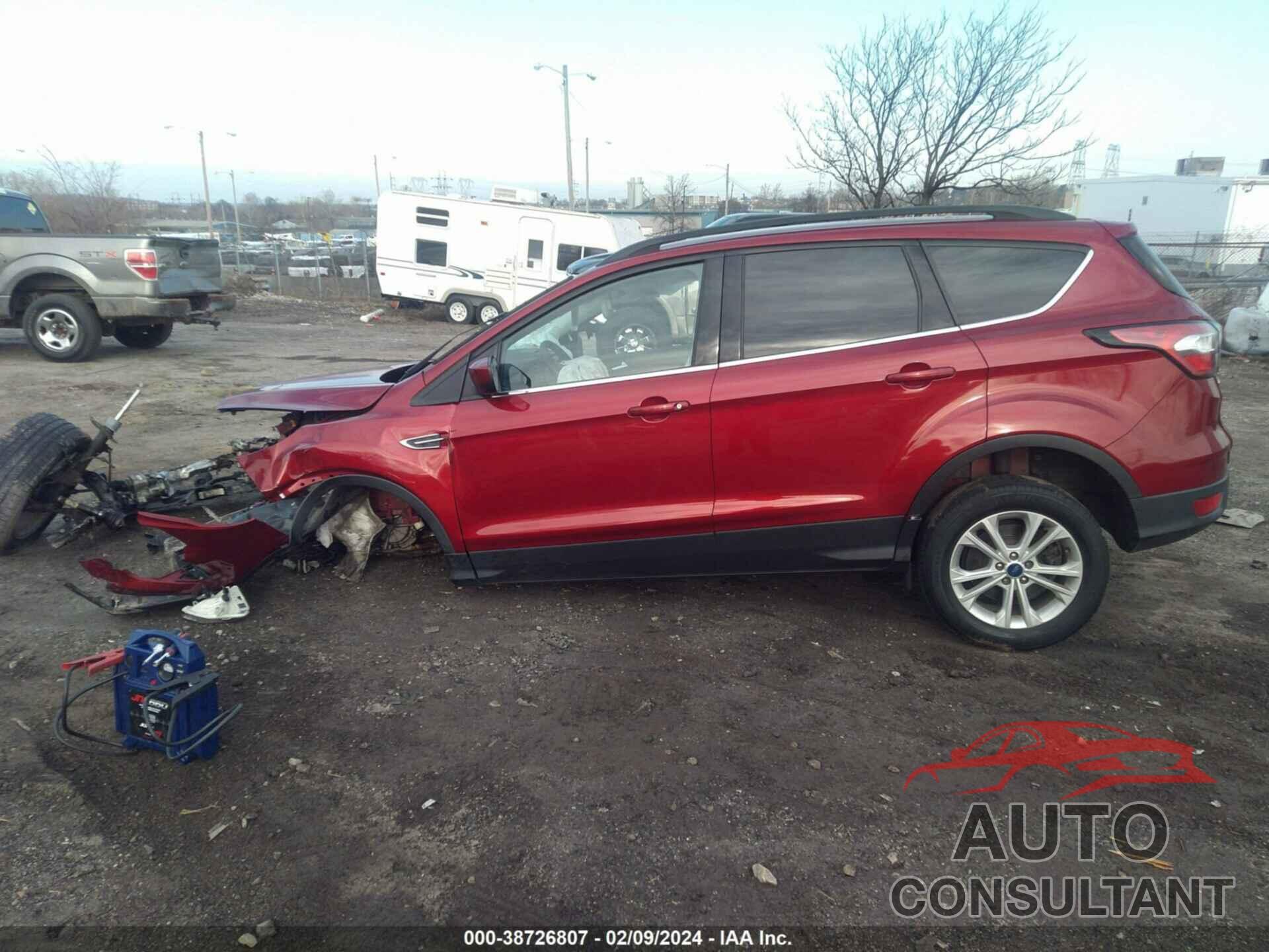 FORD ESCAPE 2018 - 1FMCU9GD9JUB22103