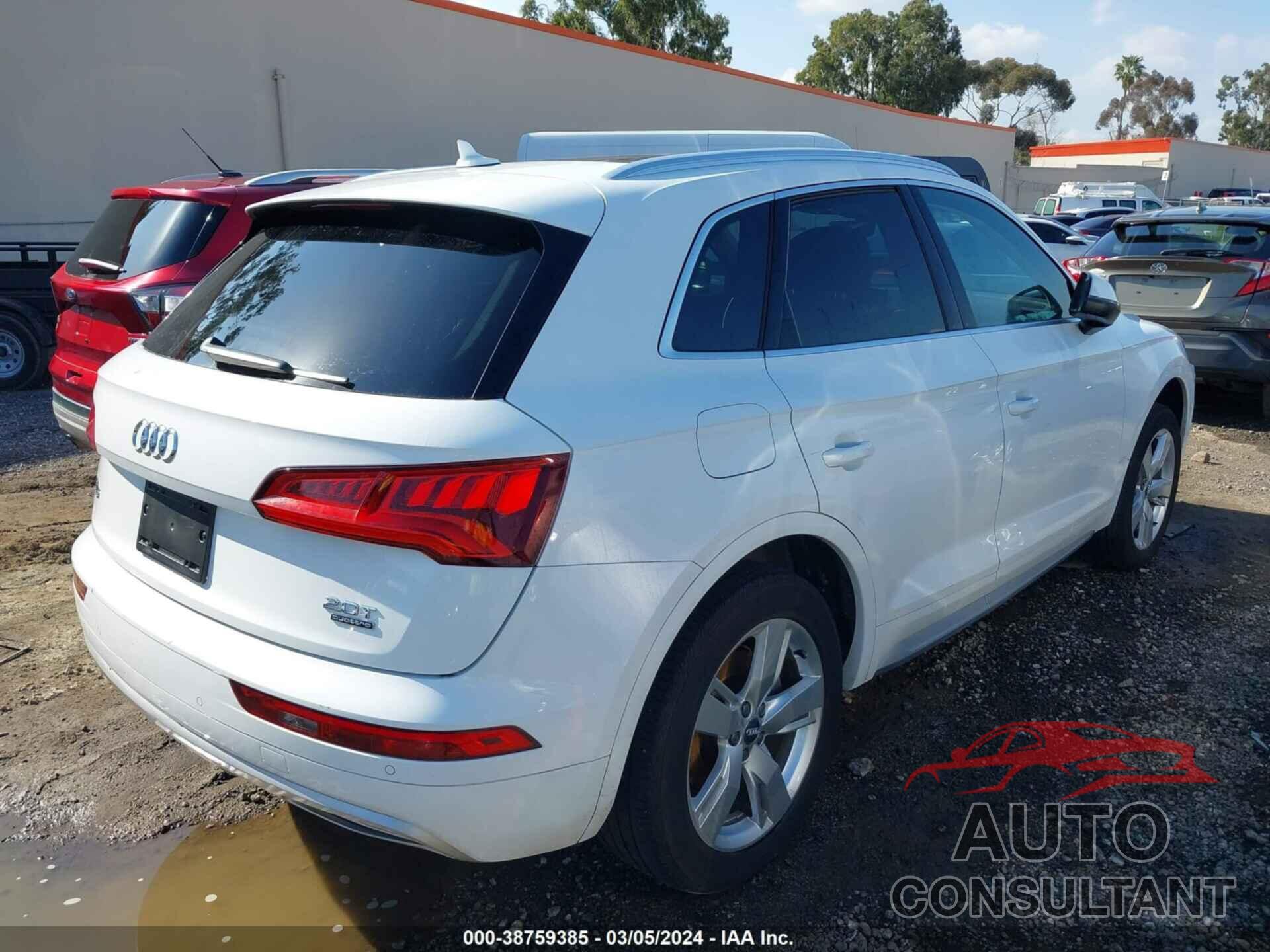 AUDI Q5 2018 - WA1BNAFY3J2041428