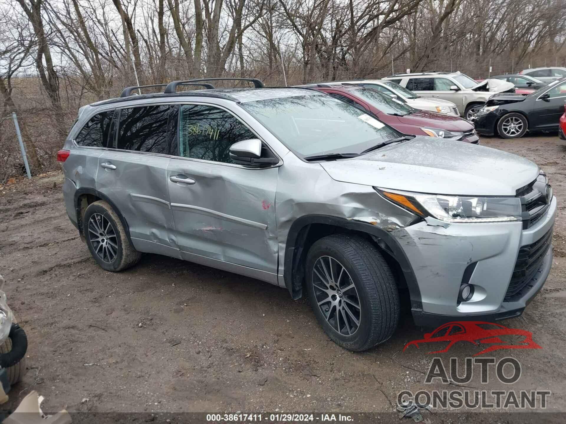 TOYOTA HIGHLANDER 2018 - 5TDJZRFH1JS541715