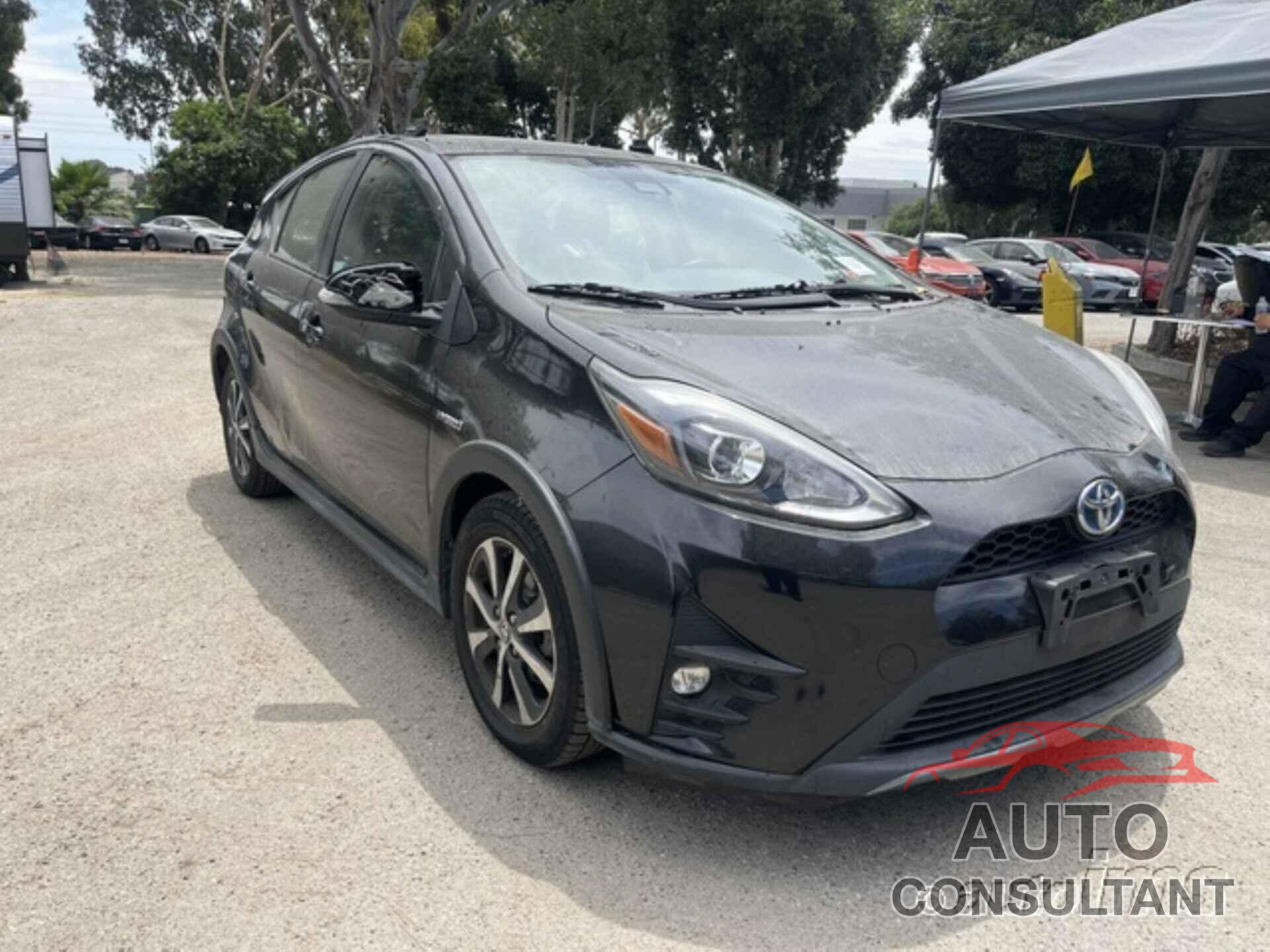 TOYOTA PRIUS C 2018 - JTDKDTB36J1606646