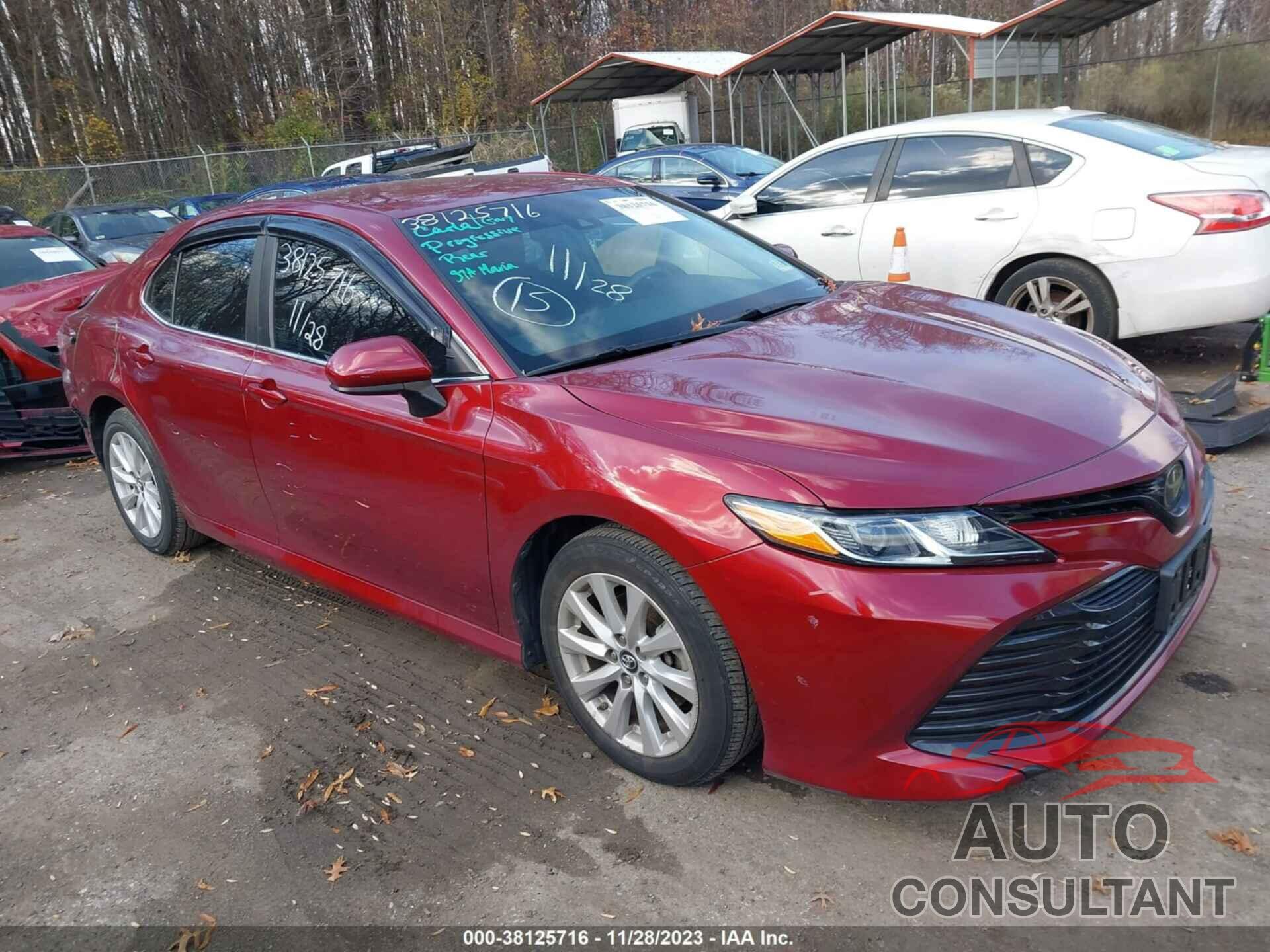 TOYOTA CAMRY 2018 - 4T1B11HK9JU657936