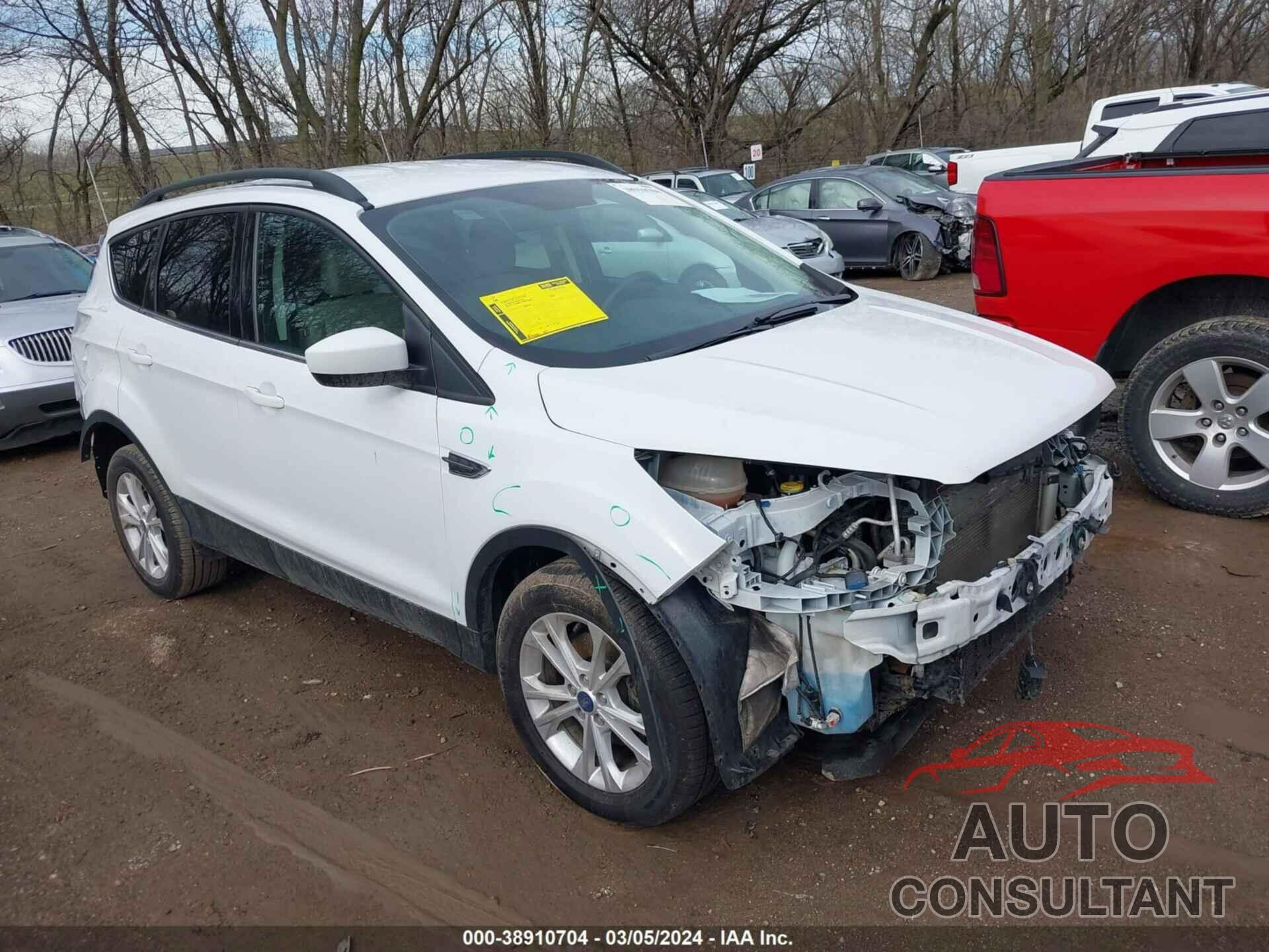 FORD ESCAPE 2018 - 1FMCU0GD8JUD60939