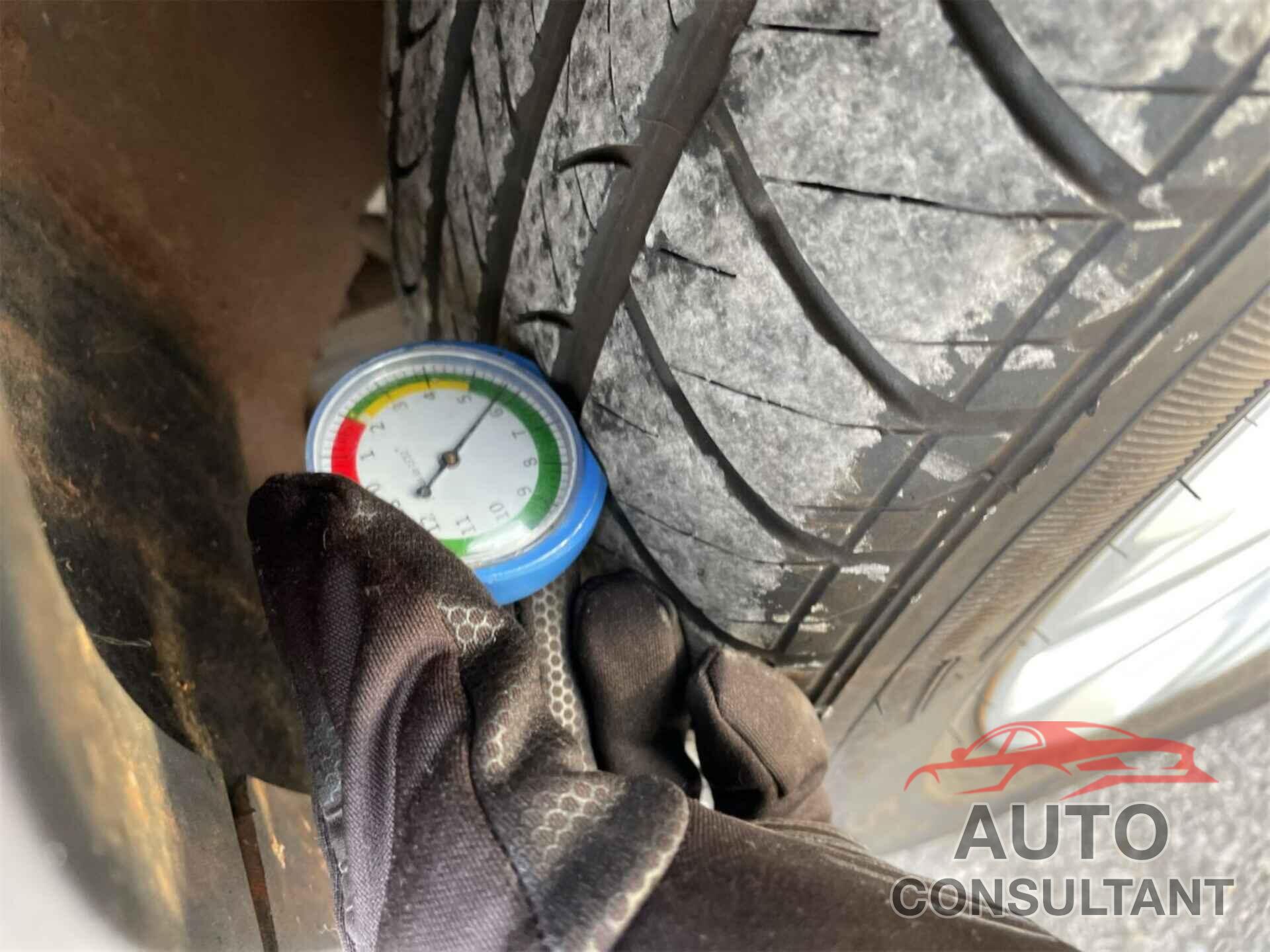 FORD ESCAPE 2018 - 1FMCU0GD0JUD30981