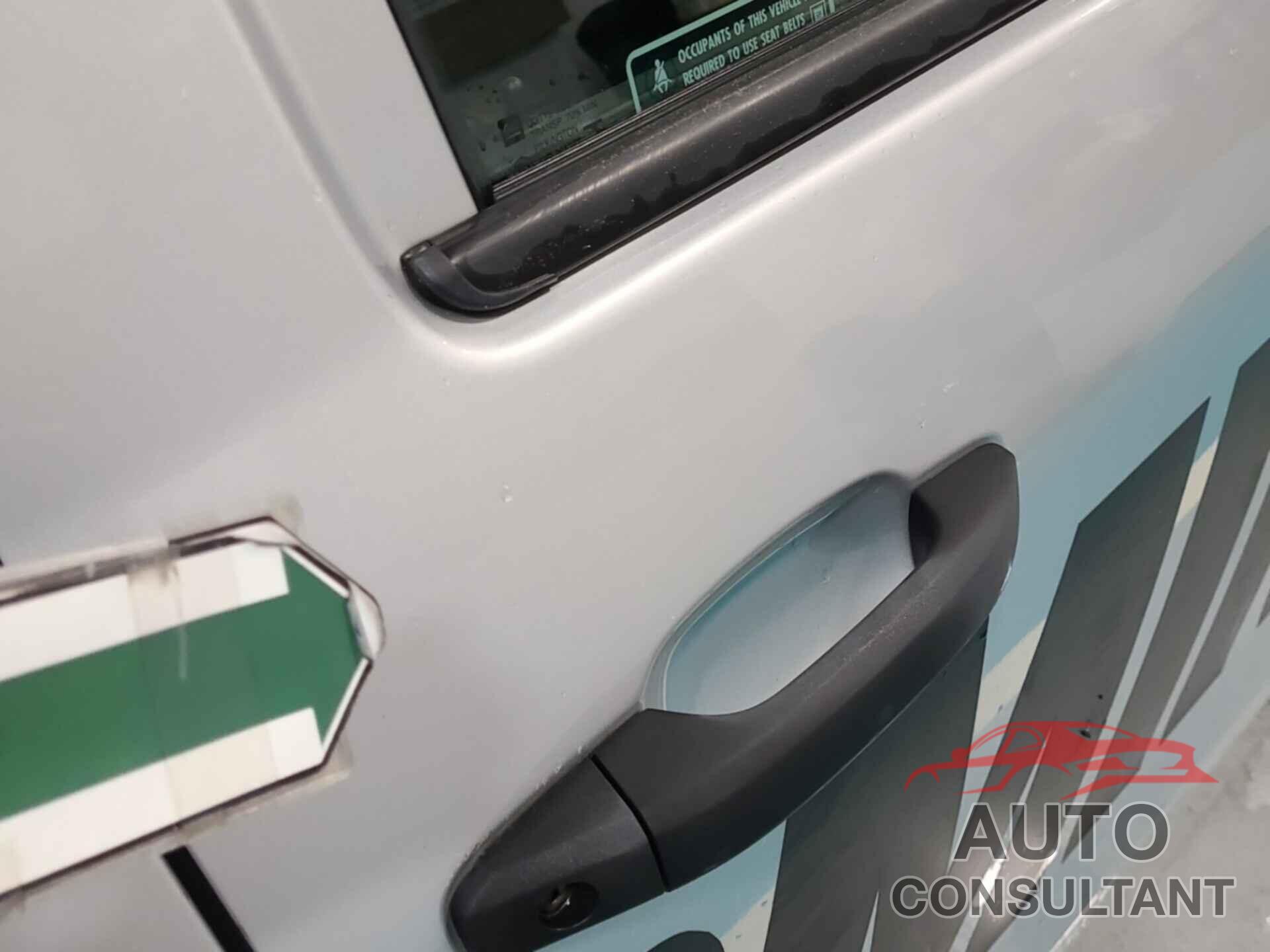 CHEVROLET SILVERADO 1500 2015 - 1GCNCPEH3FZ264211