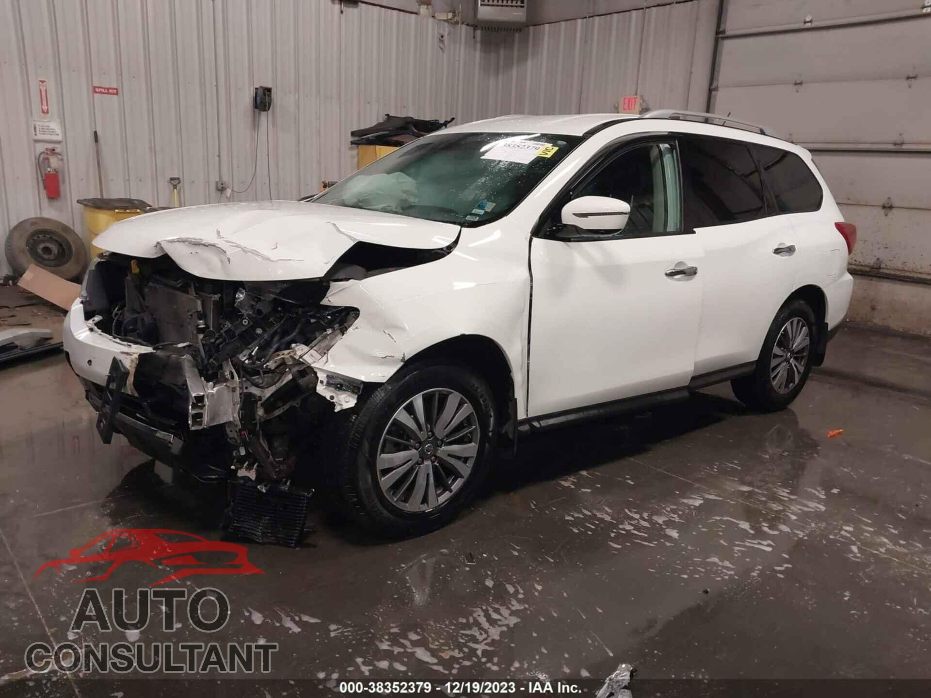 NISSAN PATHFINDER 2017 - 5N1DR2MM2HC902932