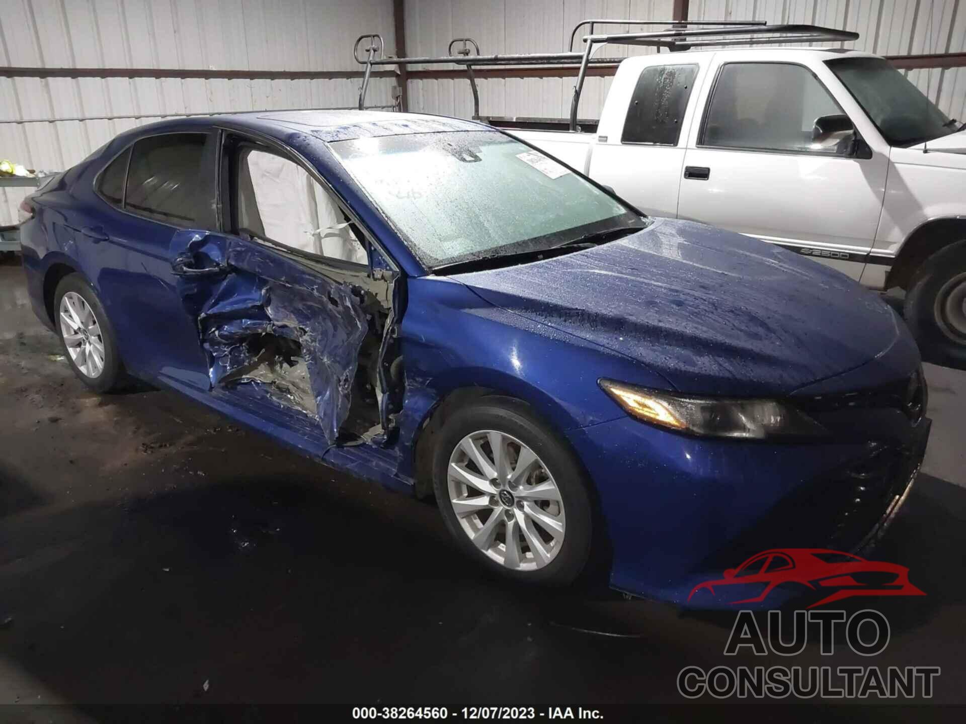 TOYOTA CAMRY 2018 - 4T1B11HK9JU604184
