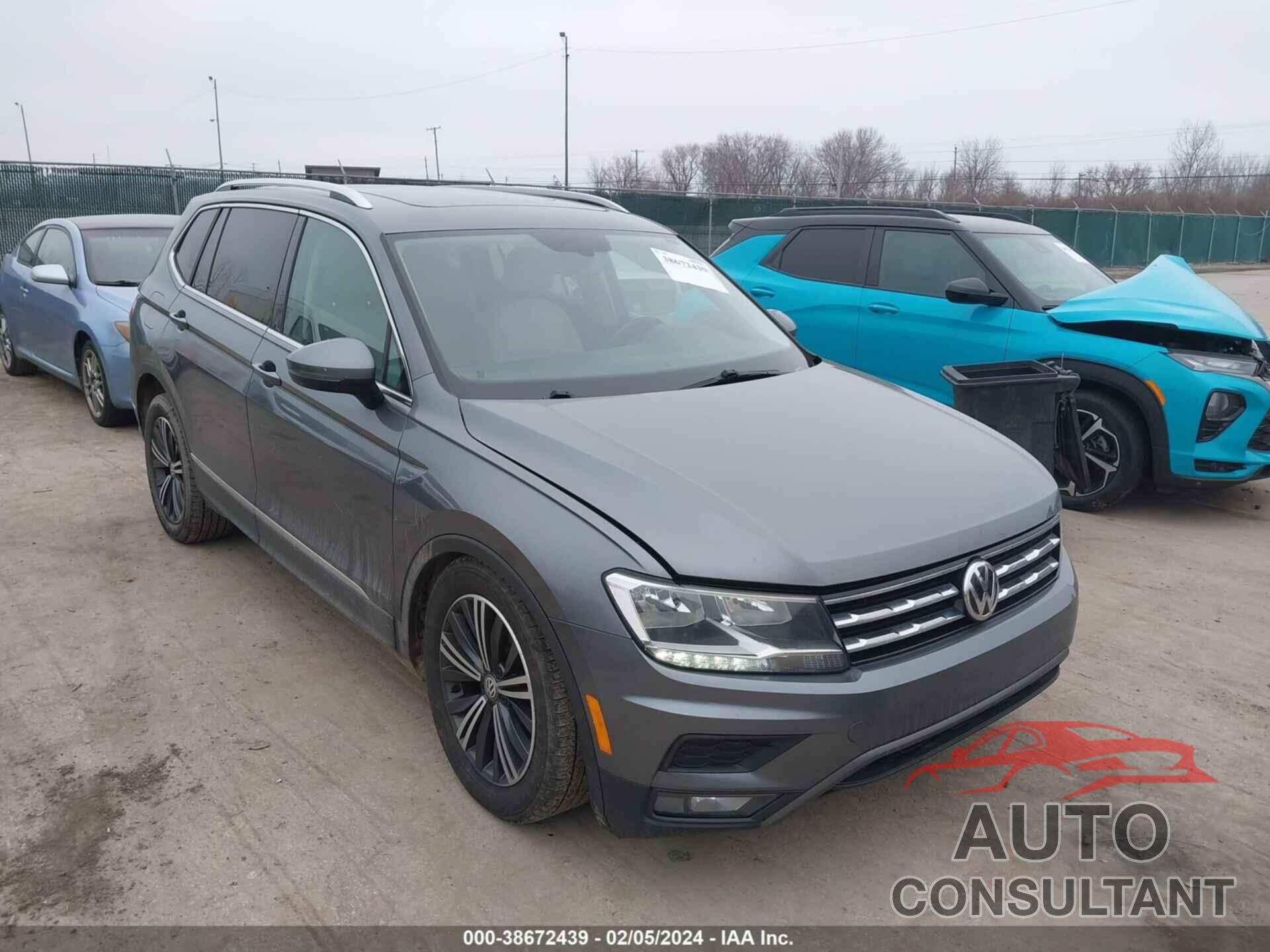 VOLKSWAGEN TIGUAN 2018 - 3VV2B7AX0JM044765