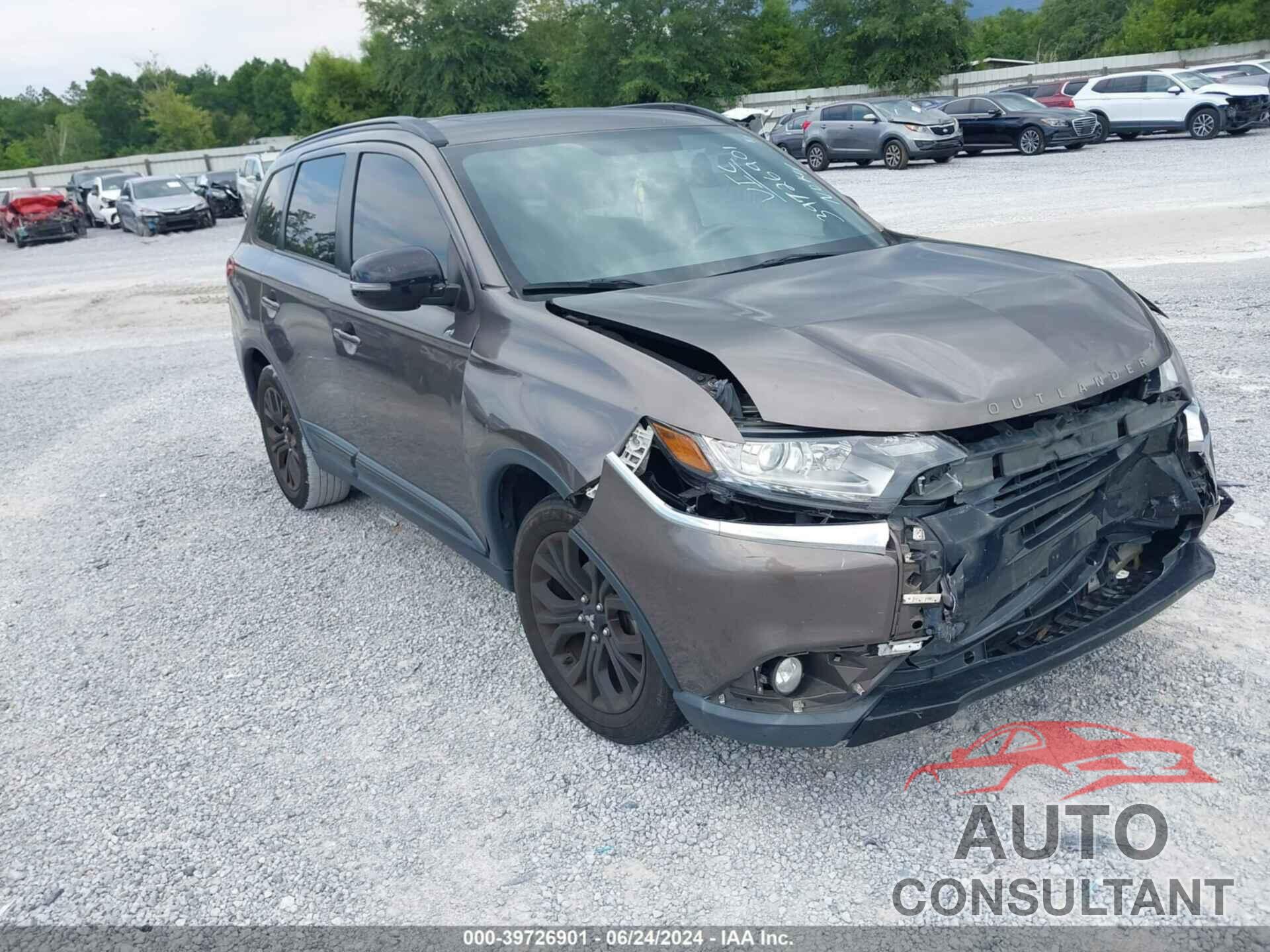 MITSUBISHI OUTLANDER 2018 - JA4AD3A38JZ020135