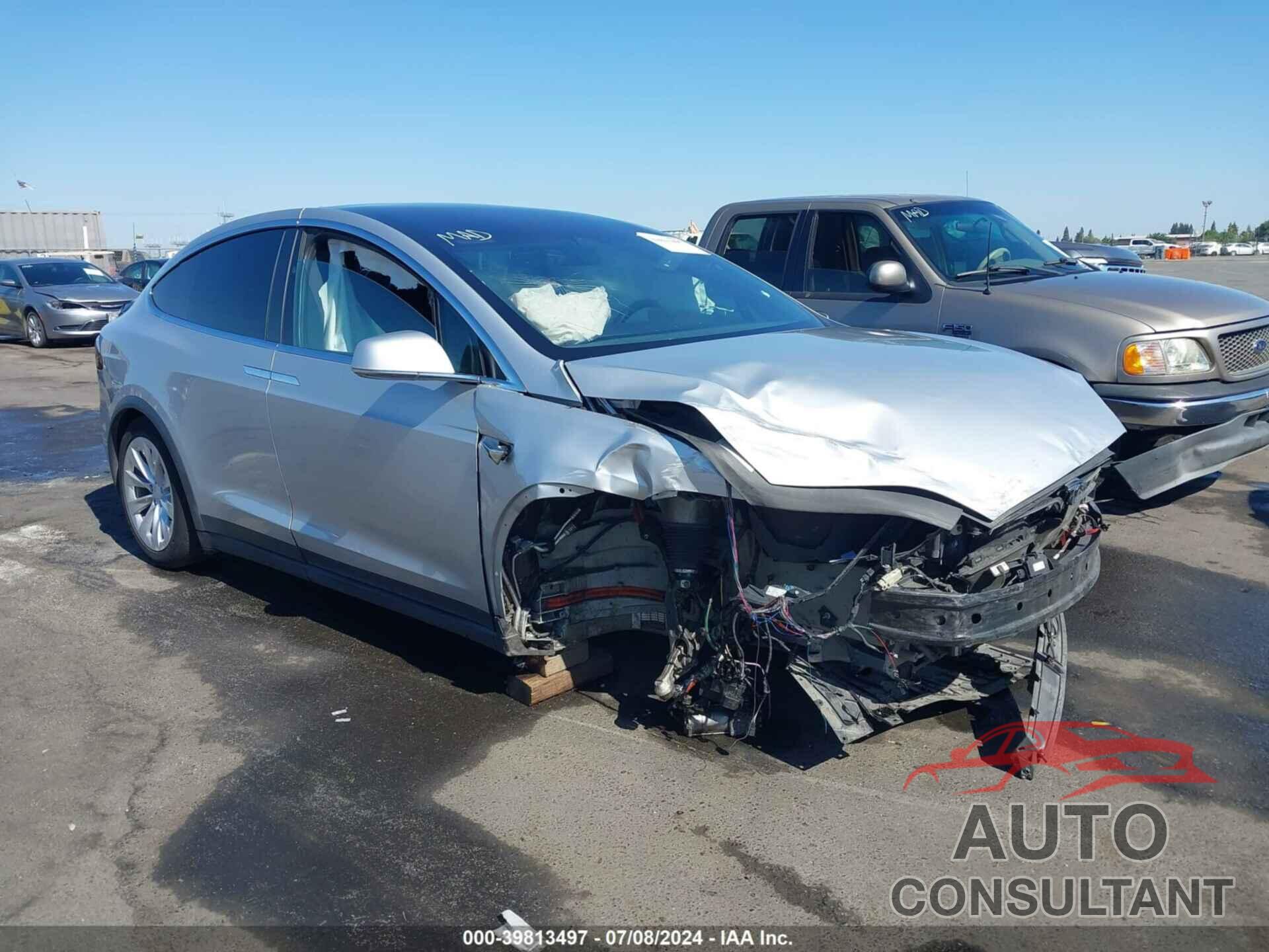 TESLA MODEL X 2016 - 5YJXCAE21GF033123