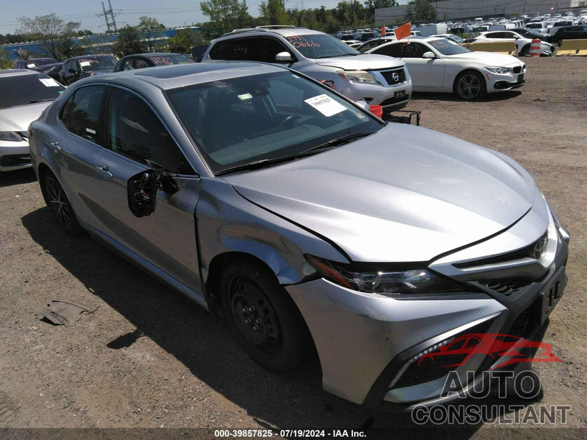 TOYOTA CAMRY 2022 - 4T1T11AK0NU669686