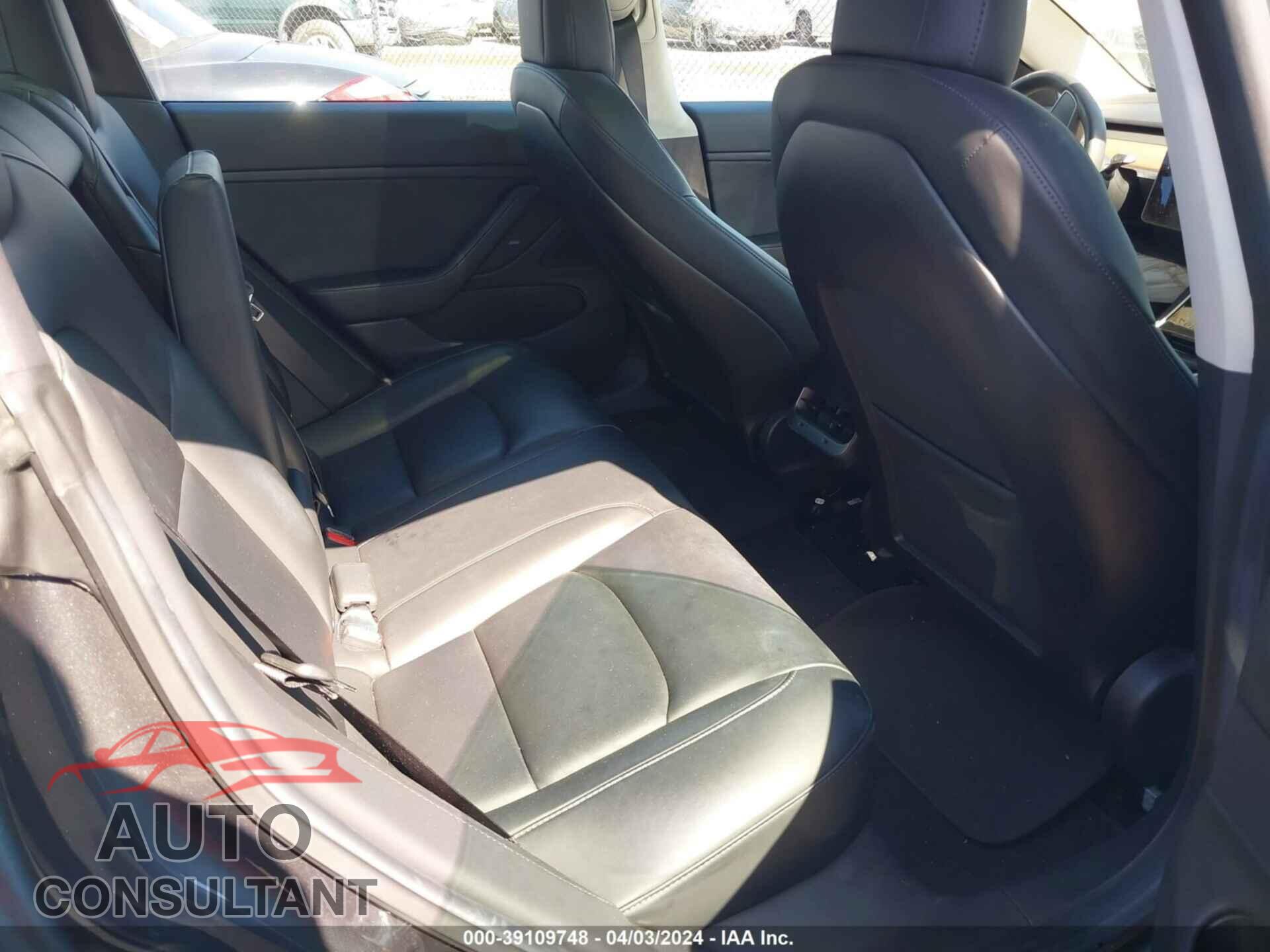 TESLA MODEL 3 2019 - 5YJ3E1EB6KF392887