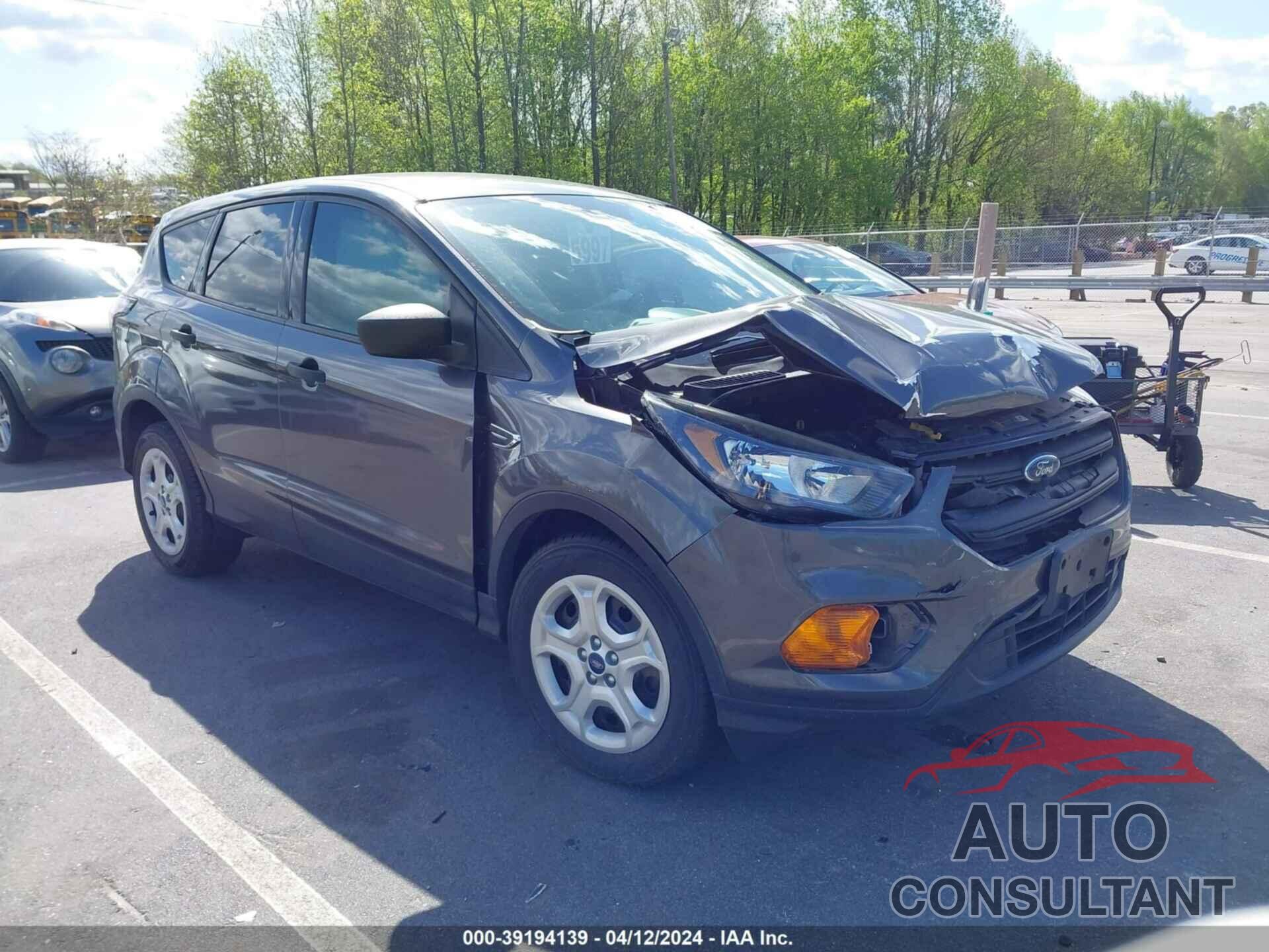 FORD ESCAPE 2018 - 1FMCU0F79JUD55275