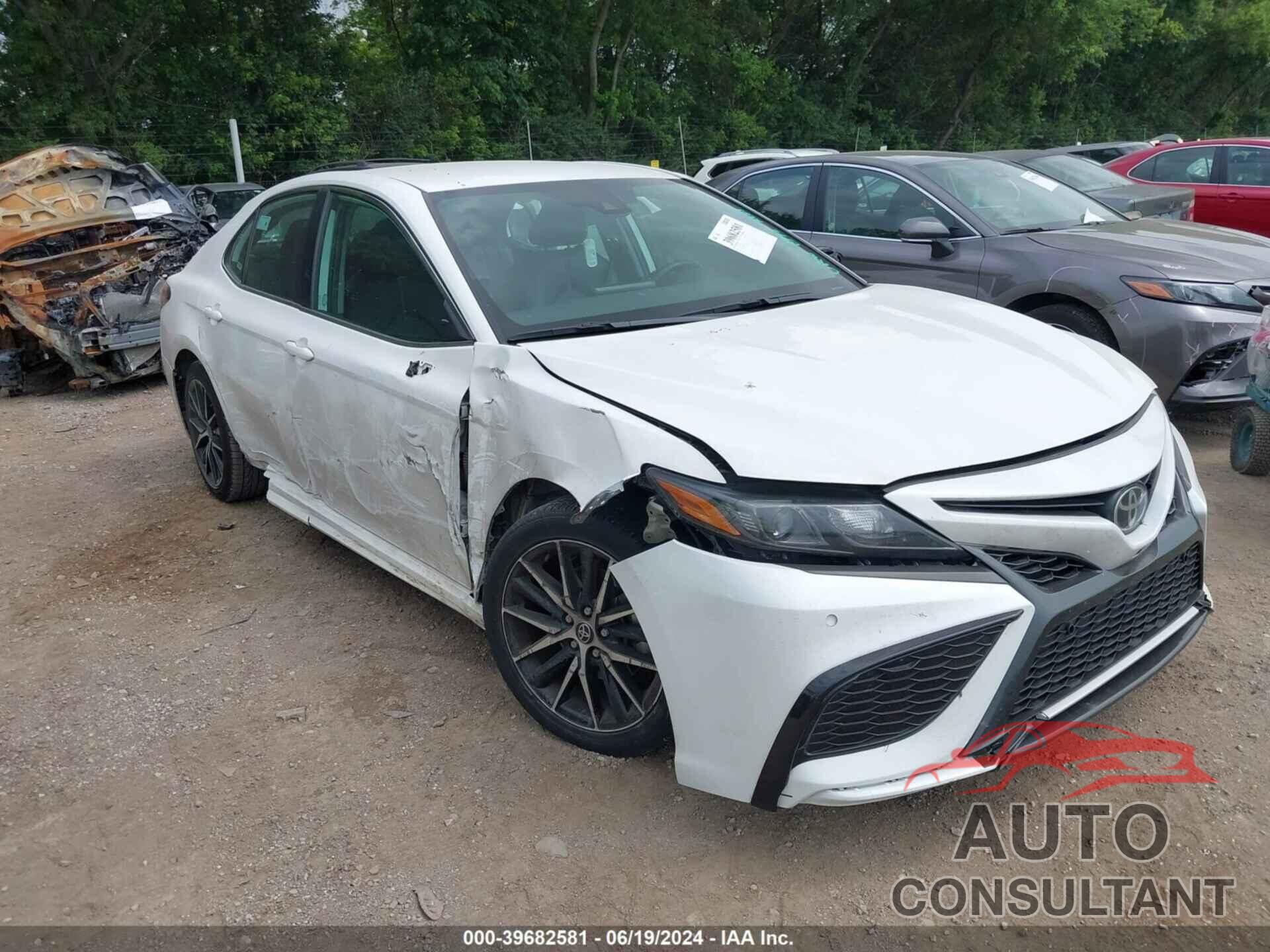 TOYOTA CAMRY 2022 - 4T1G11AK2NU628851