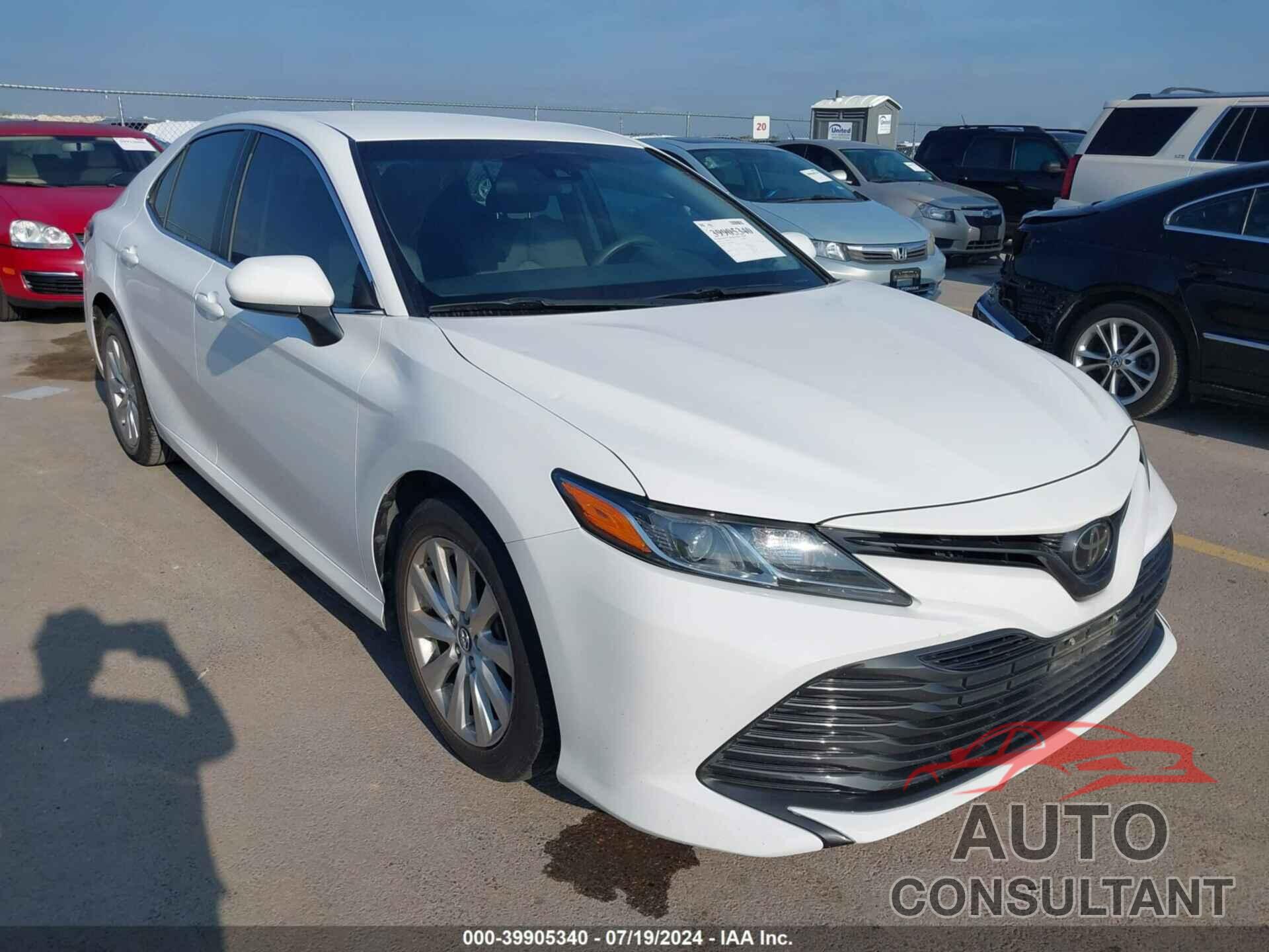 TOYOTA CAMRY 2018 - 4T1B11HK1JU096549