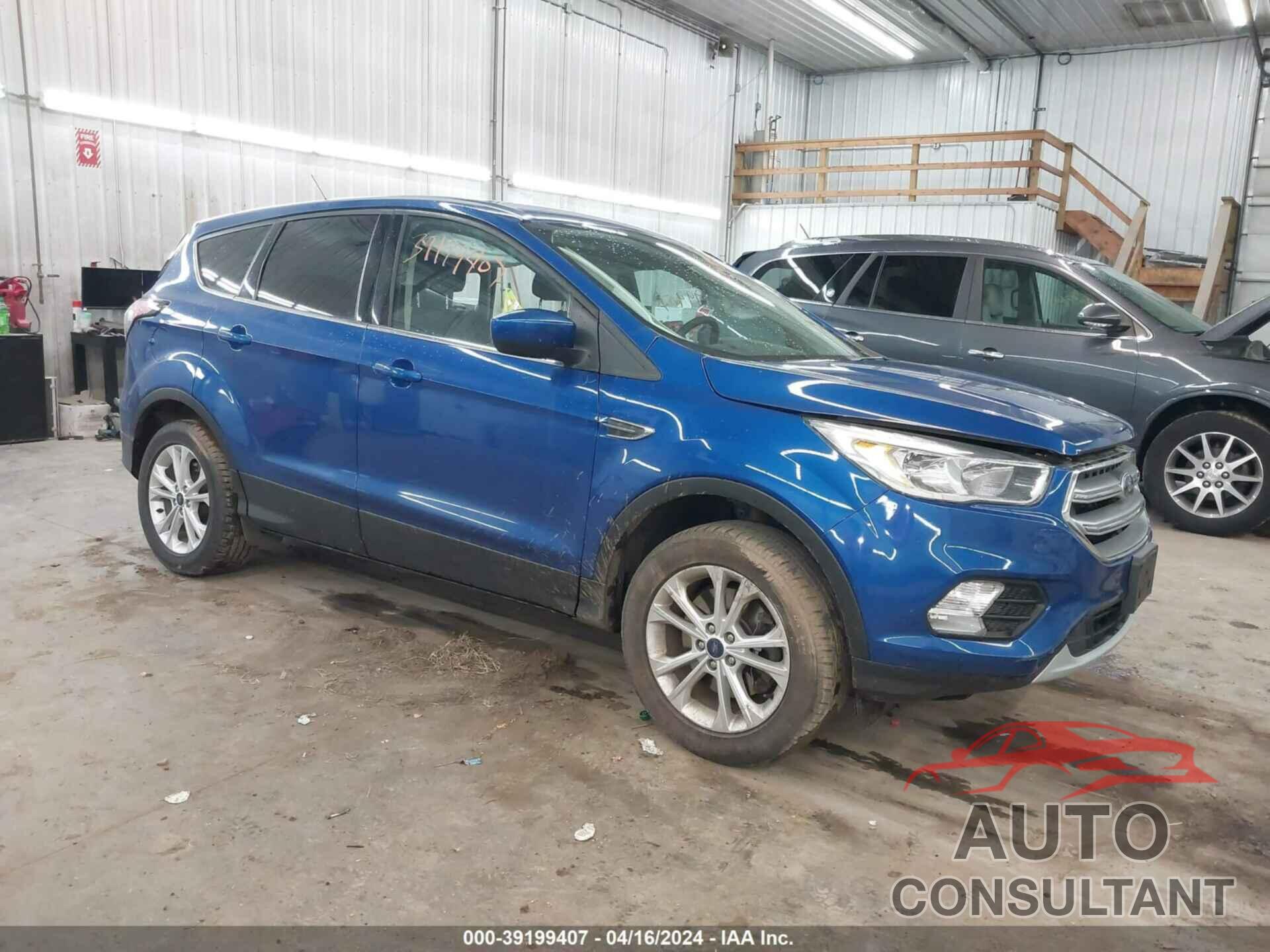 FORD ESCAPE 2017 - 1FMCU9GD6HUC95670