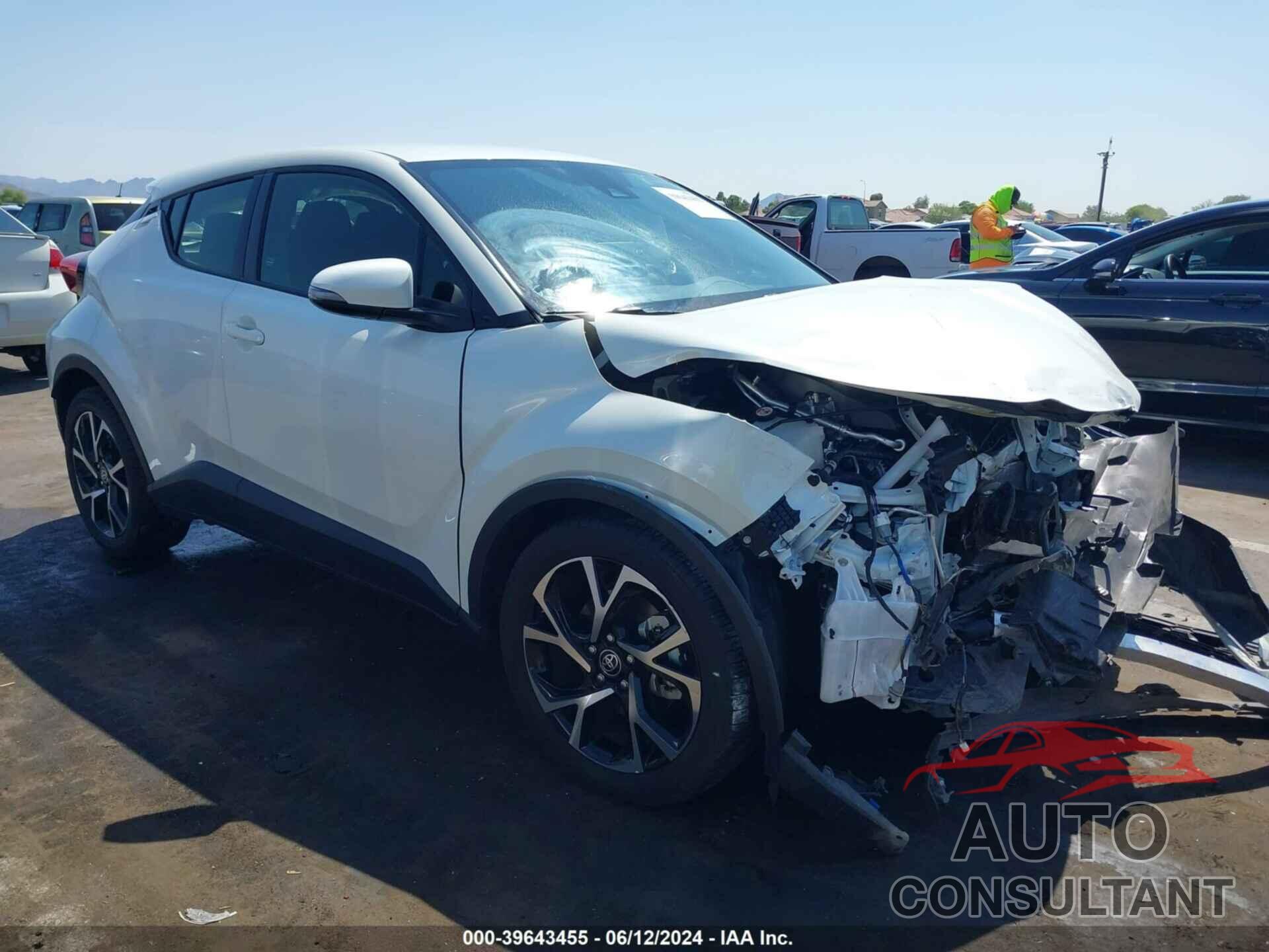 TOYOTA C-HR 2021 - JTNKHMBX0M1108892