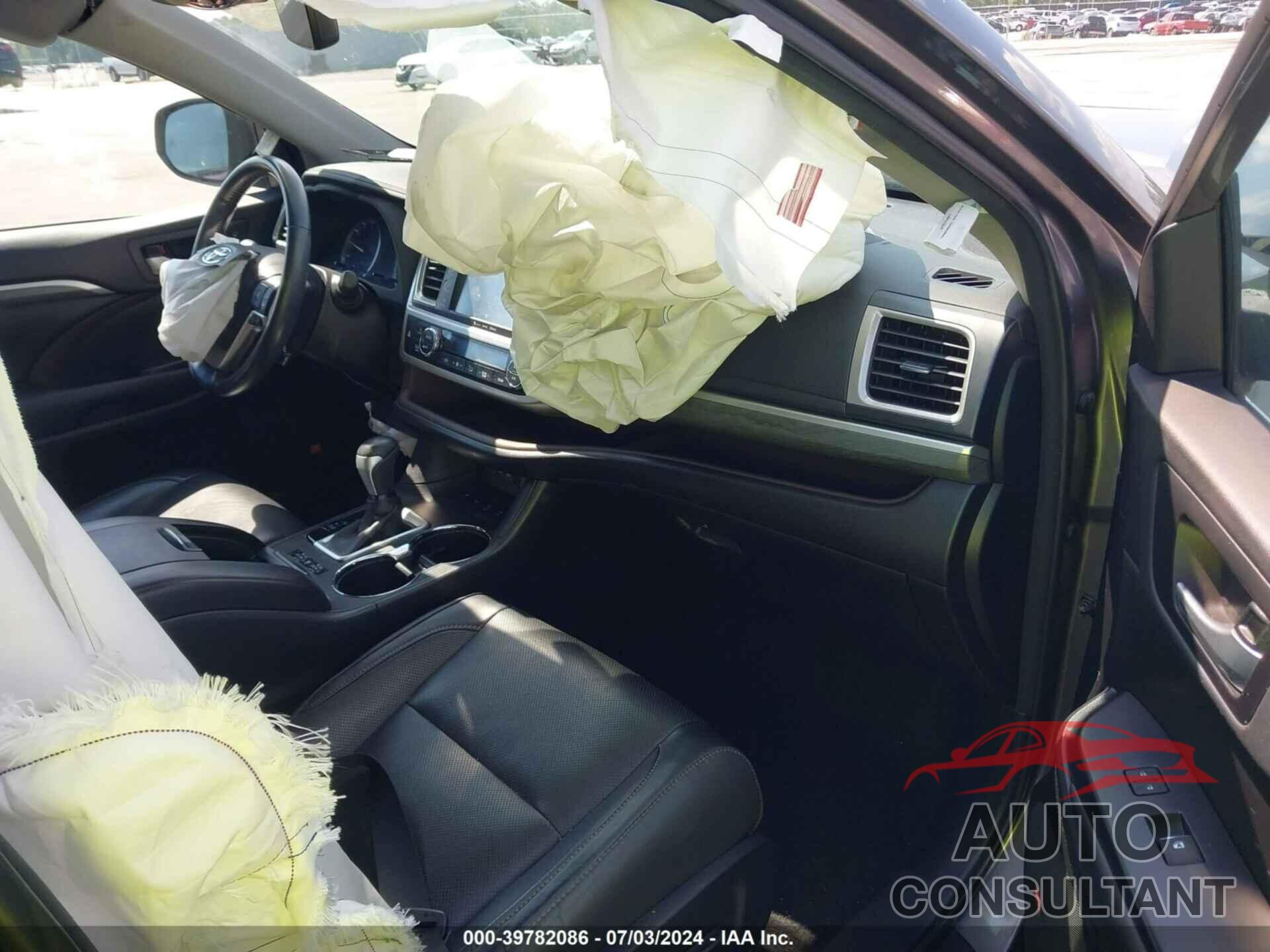 TOYOTA HIGHLANDER 2018 - 5TDDZRFH6JS842297