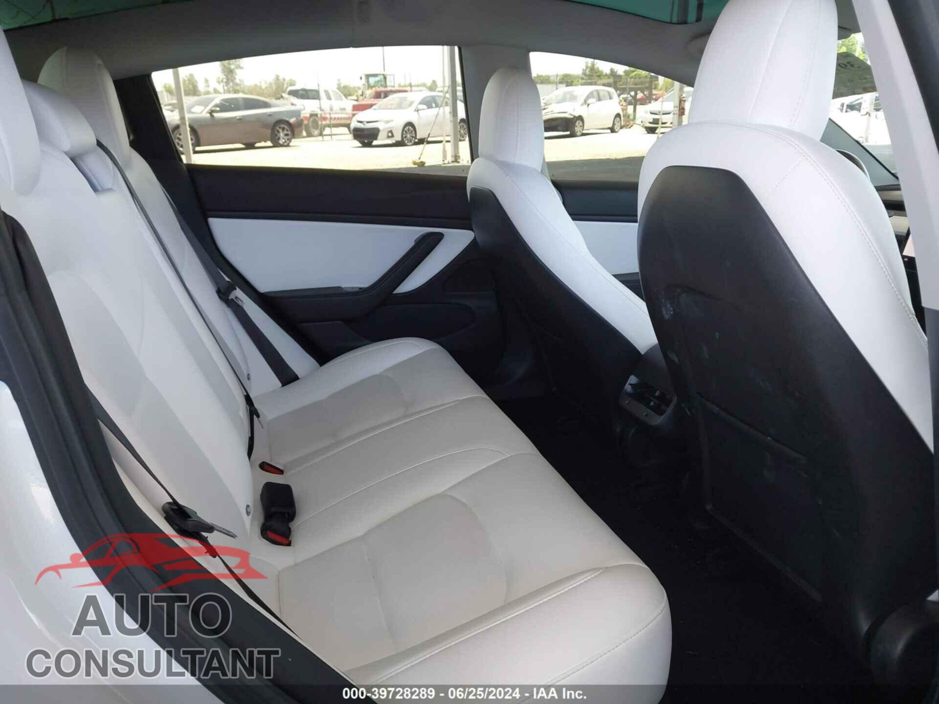 TESLA MODEL 3 2018 - 5YJ3E1EB4JF081375